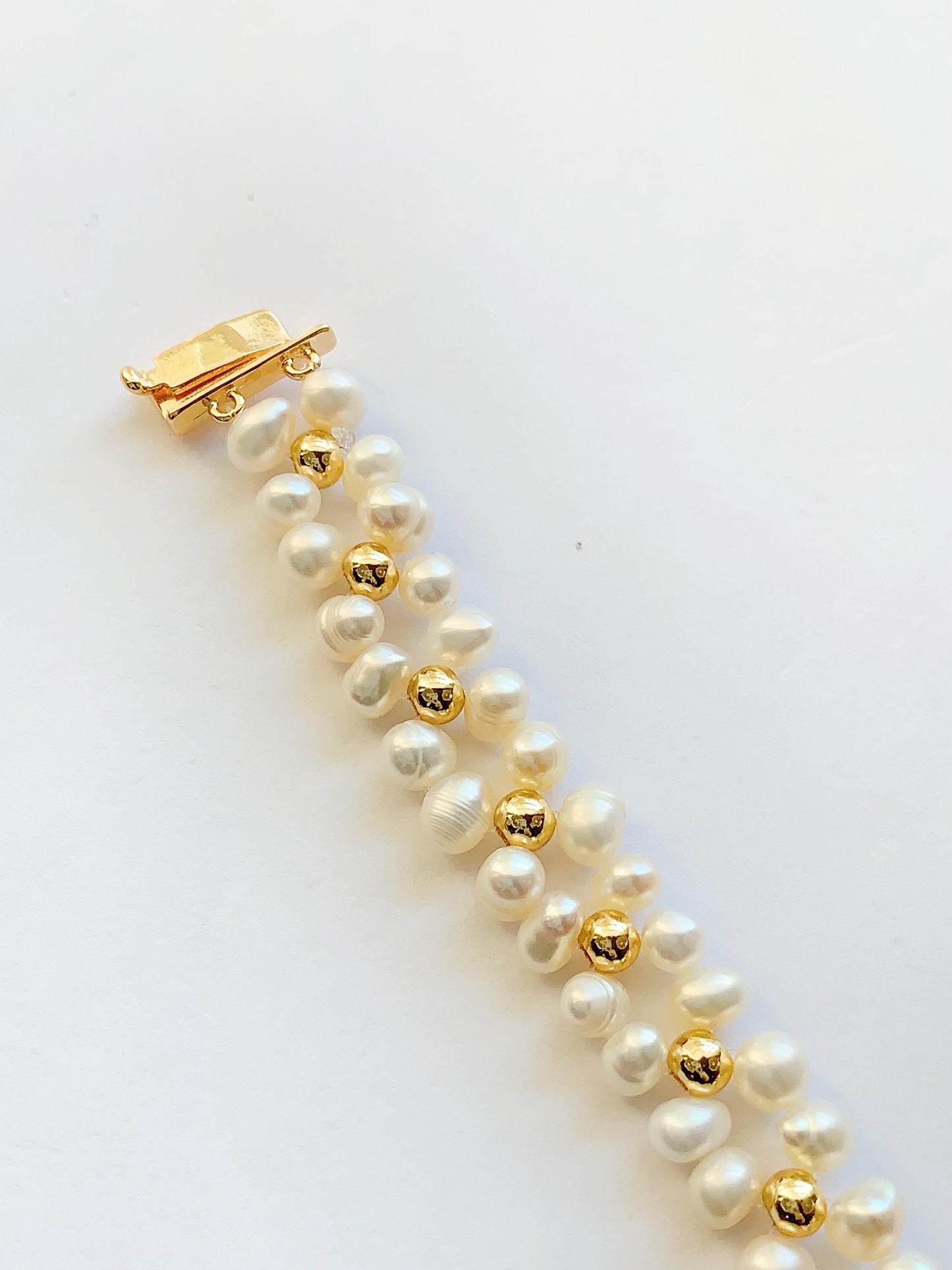 Good quality Natural Freshwater White Pearl Bracelet Bright Luster Gloss 14K Yellow Gold Filled