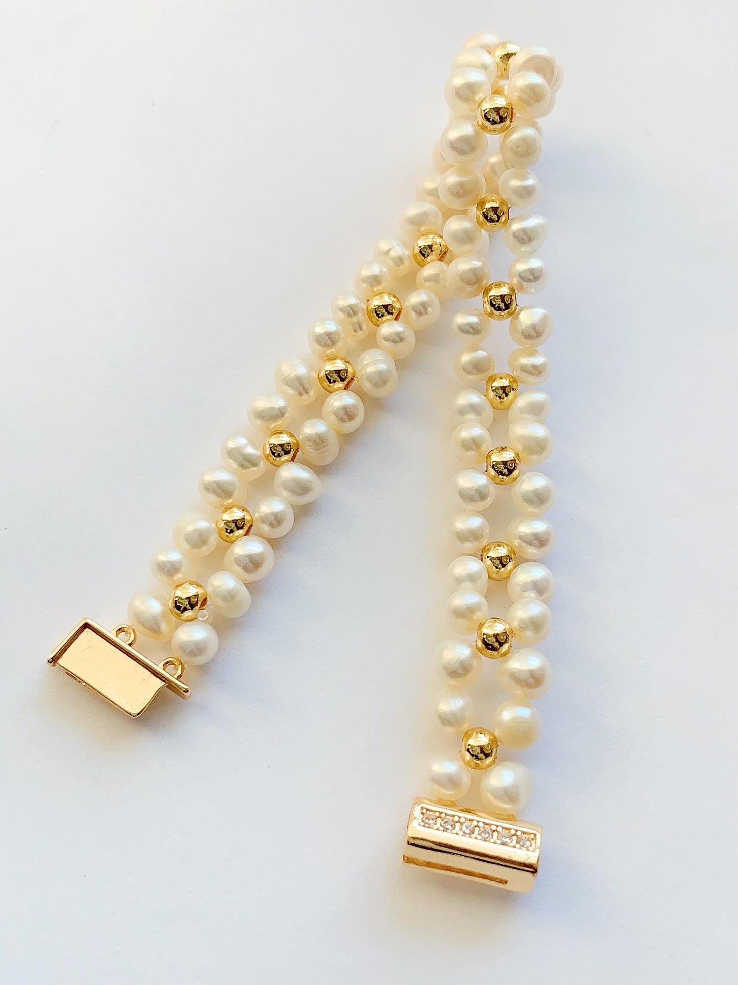 Good quality Natural Freshwater White Pearl Bracelet Bright Luster Gloss 14K Yellow Gold Filled