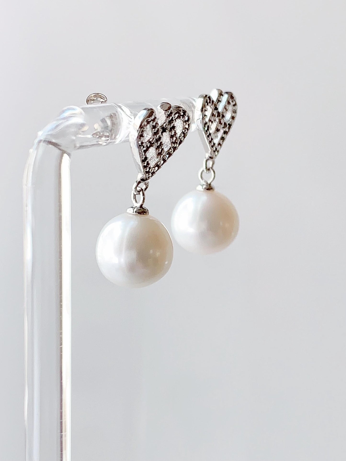 9mm Freshwater Pearl Earrings: Heart, 18K White Gold Plated