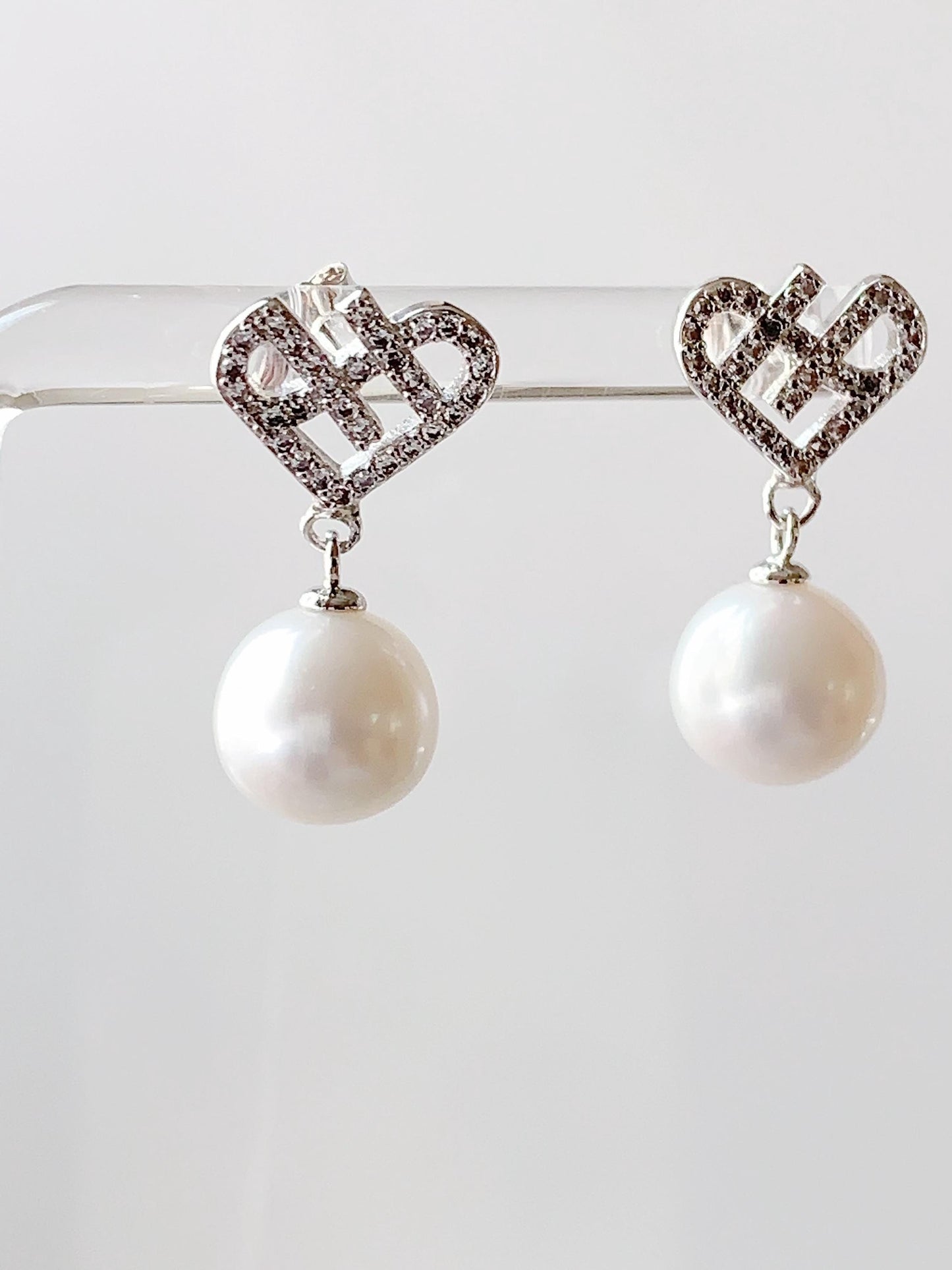 9mm Freshwater Pearl Earrings: Heart, 18K White Gold Plated