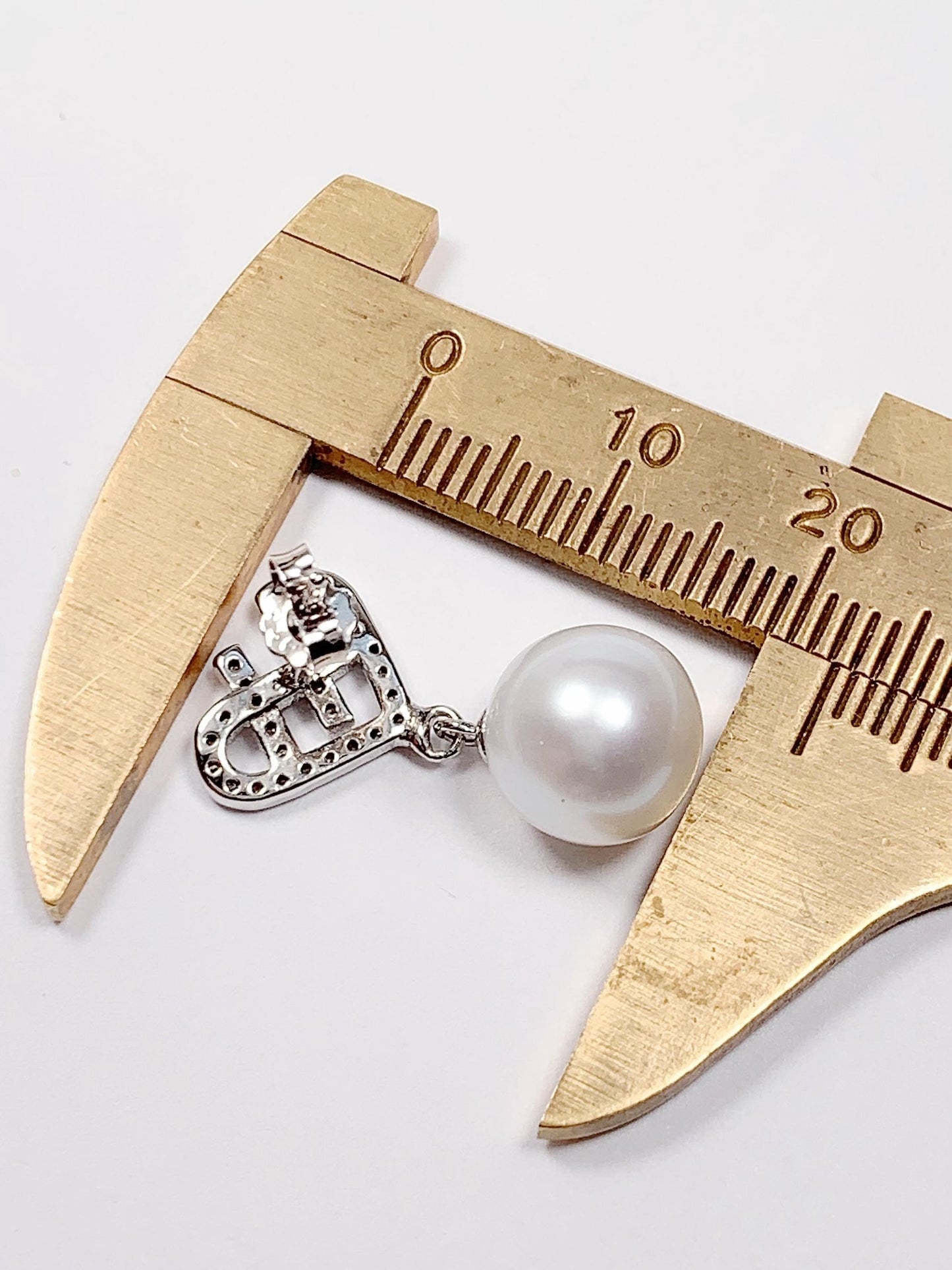 9mm Freshwater Pearl Earrings: Heart, 18K White Gold Plated