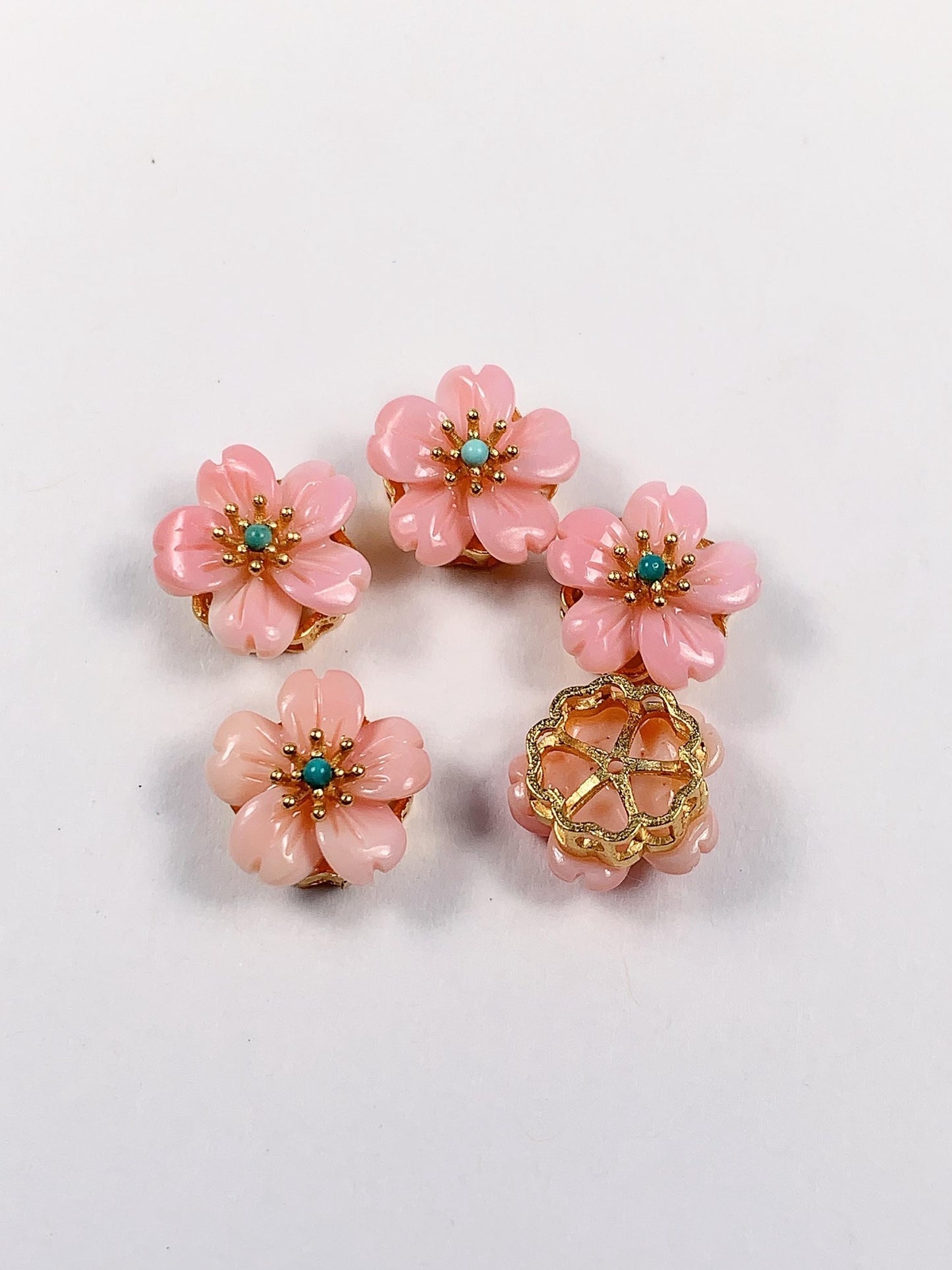 11mm Carved Pink Queen Conch Flower Bead: DIY Gemstone Pendant
