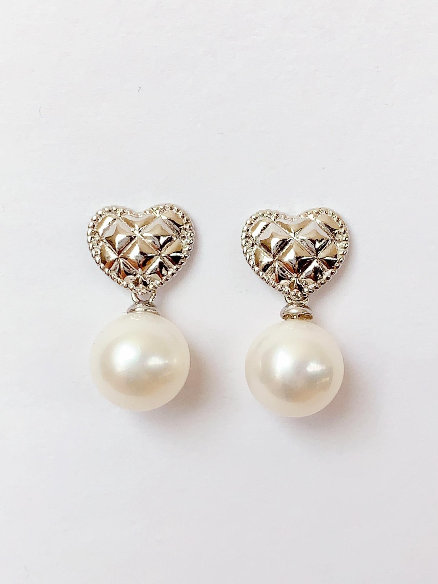 8mm Freshwater Pearl Earrings: Sterling Silver Heart Studs