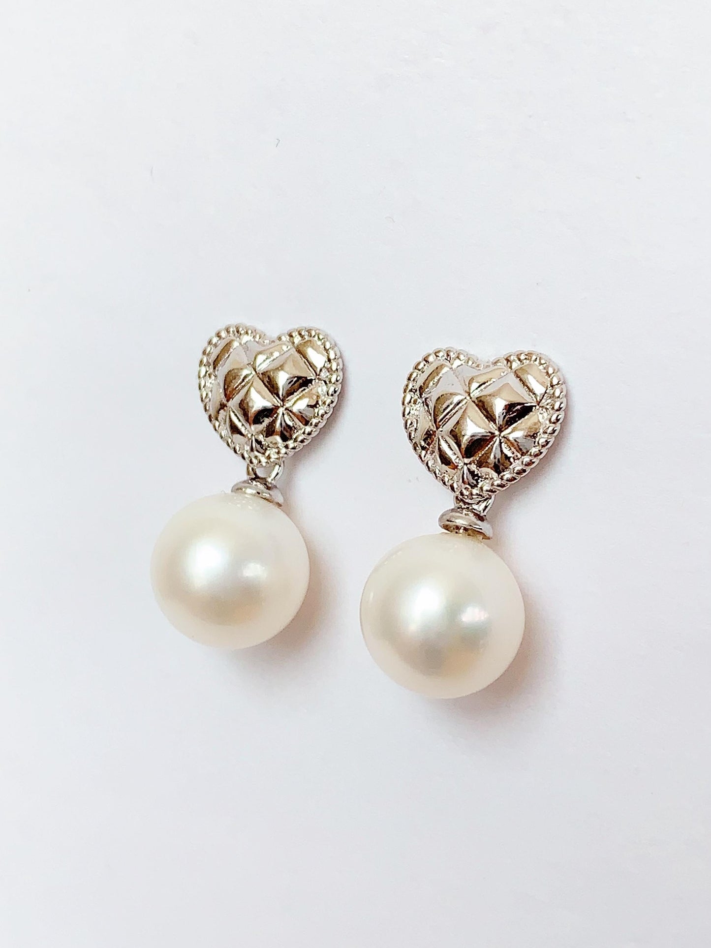 8mm Freshwater Pearl Earrings: Sterling Silver Heart Studs
