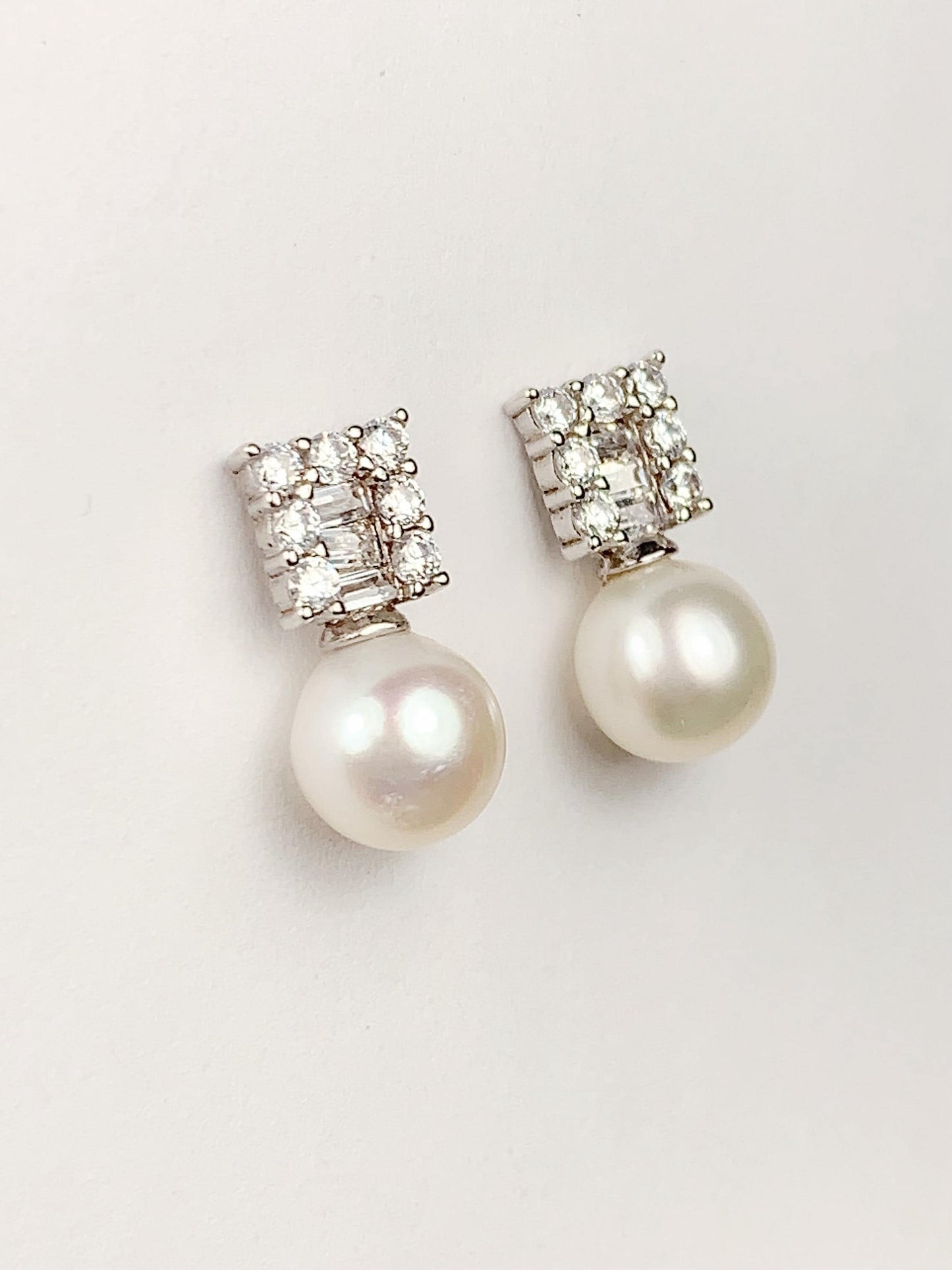 Freshwater Pearl Earrings: 6.5mm Sterling Silver Studs