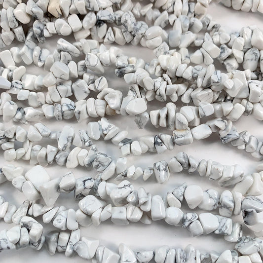 Howlite Nugget Beads: Gray White Irregular Chips, 32" Strand