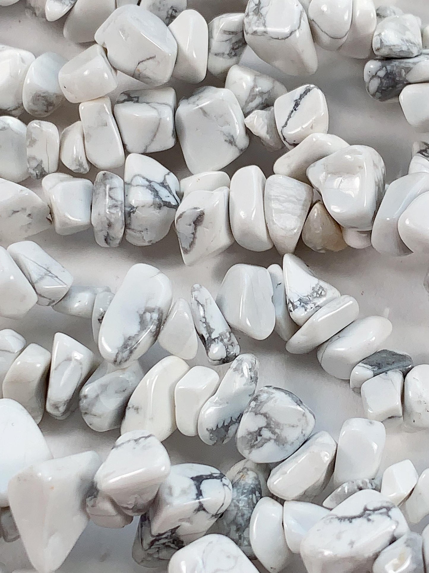 Howlite Nugget Beads: Gray White Irregular Chips, 32" Strand