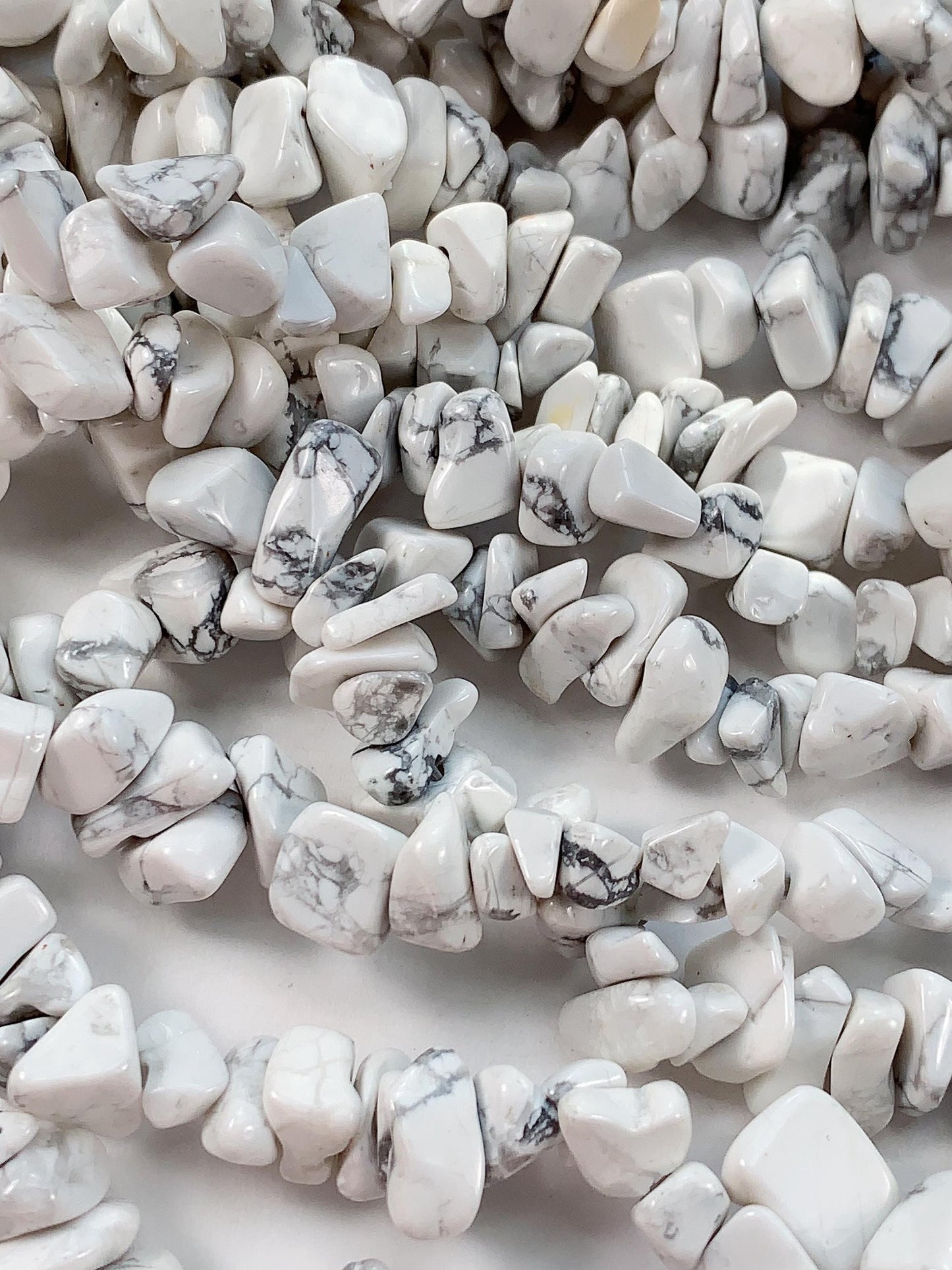 Howlite Nugget Beads: Gray White Irregular Chips, 32" Strand