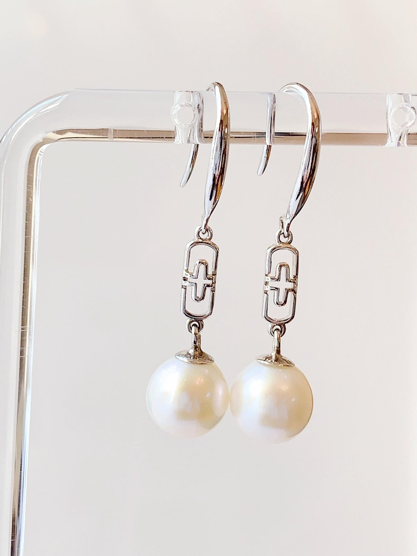 Freshwater Pearl Earrings: 18k Gold Plated Sterling Silver Dangle