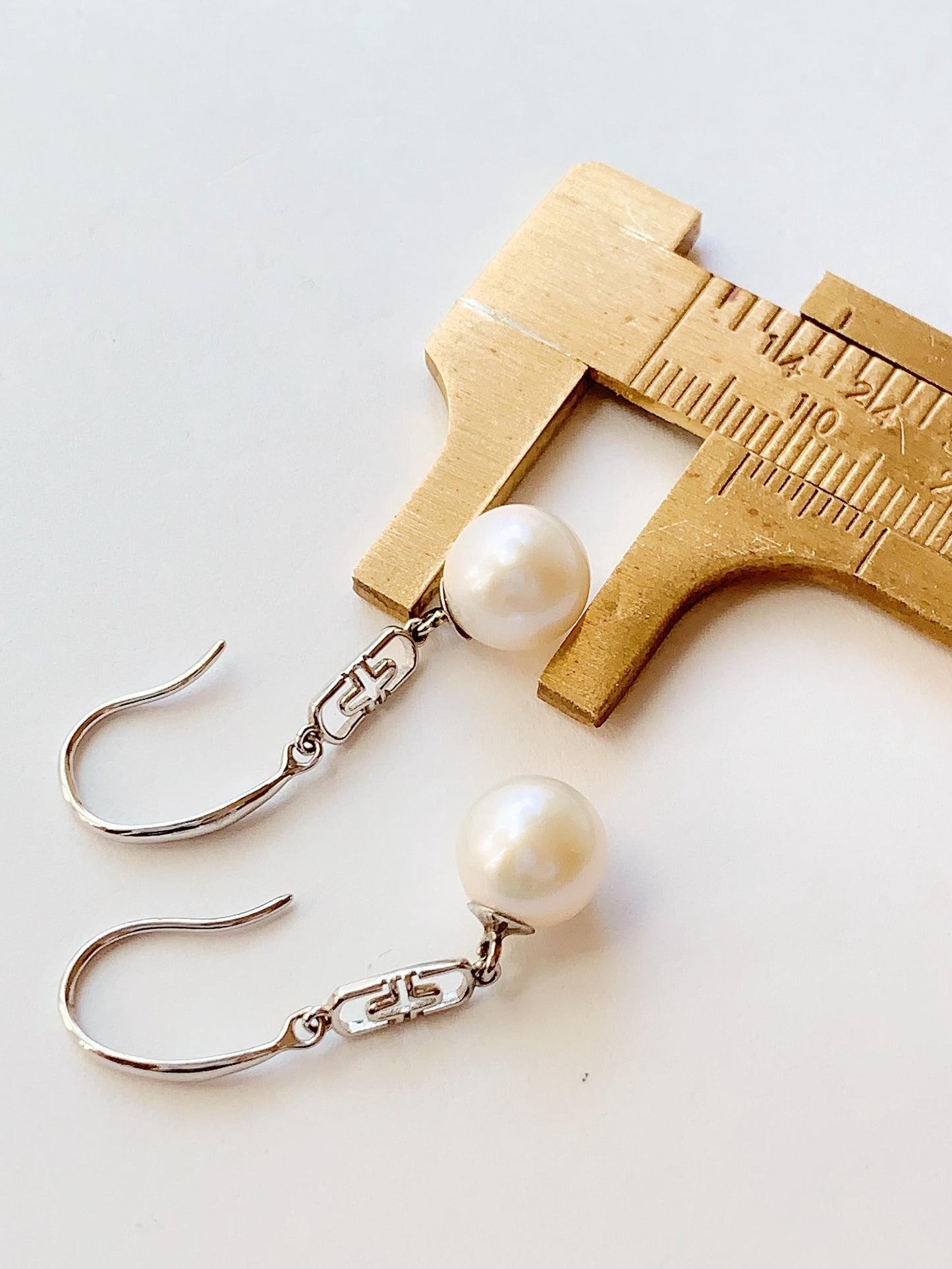Freshwater Pearl Earrings: 18k Gold Plated Sterling Silver Dangle