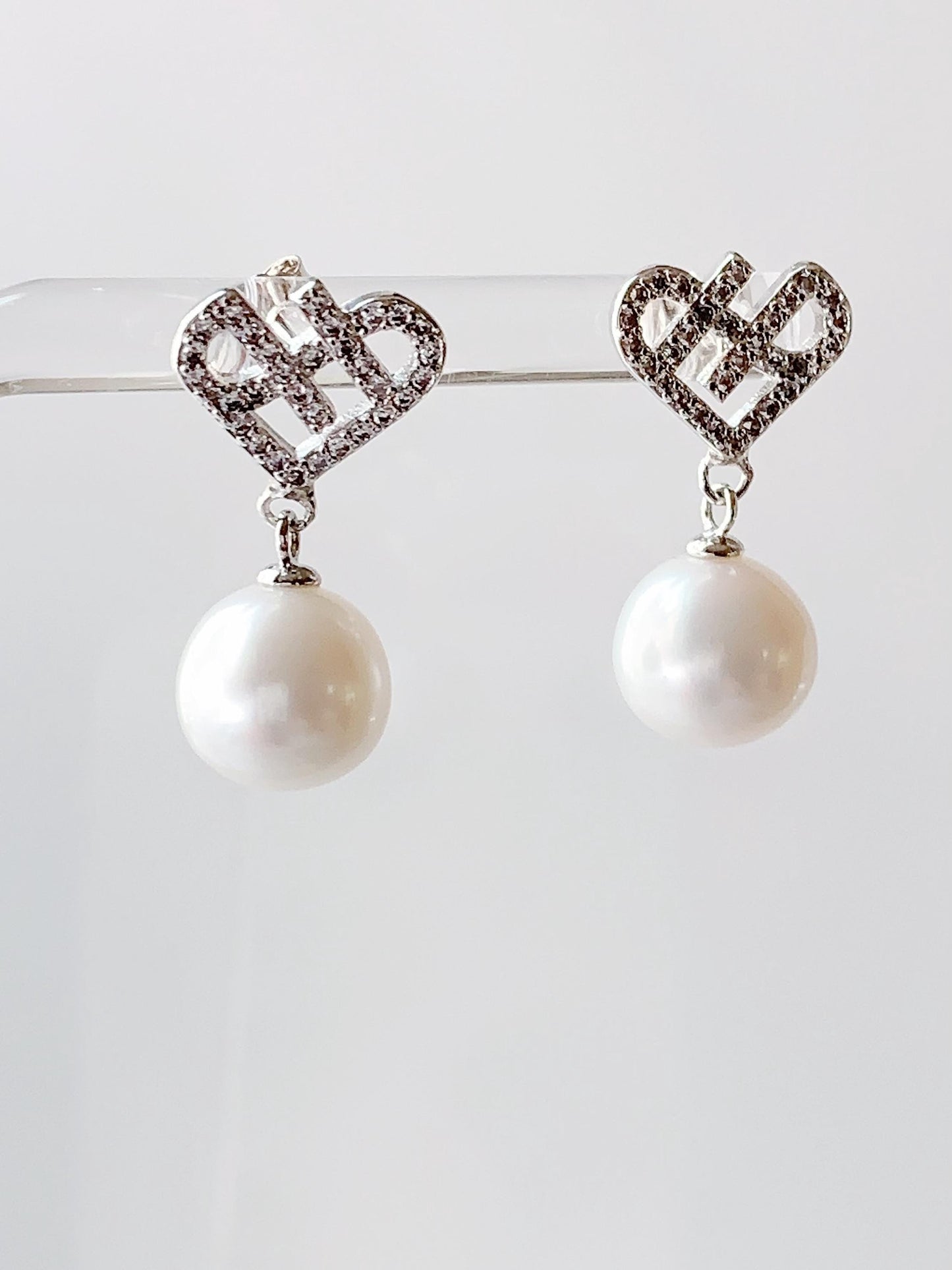 9mm Freshwater Pearl Earrings: Heart, 18K White Gold Plated