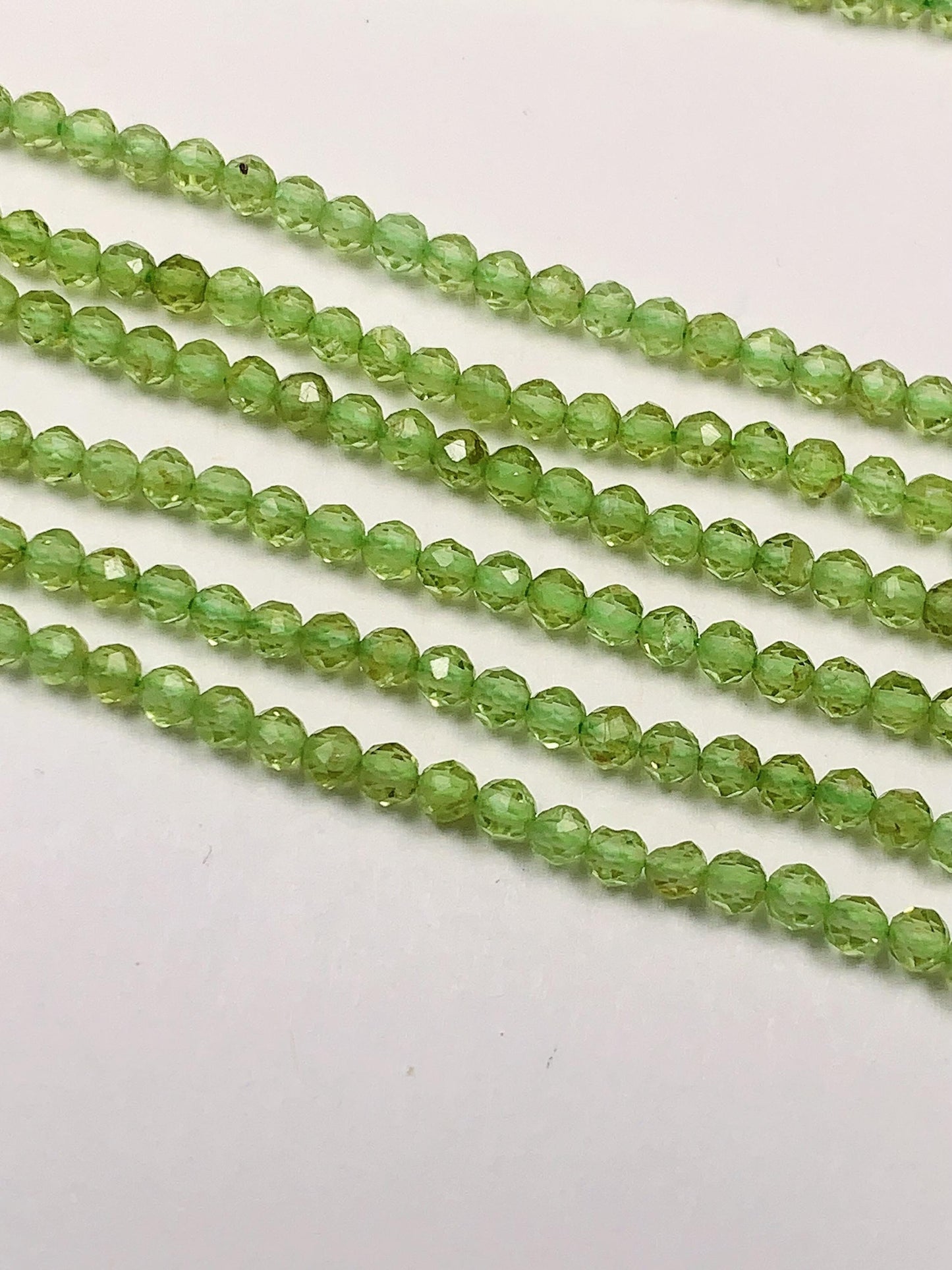 AAA Natural Green Peridot Faceted Round Beads : Genuine Gemstone Strand 15.5 (2mm 3mm 4mm)