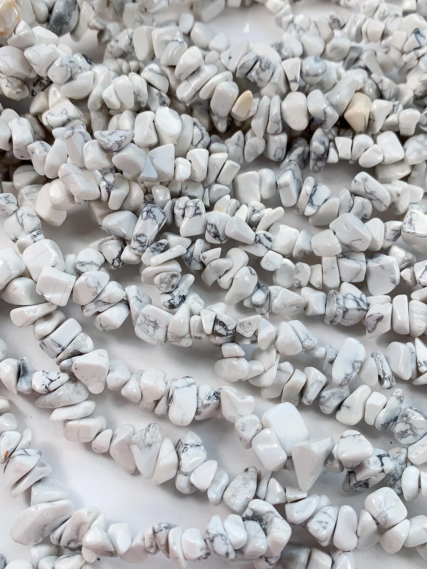 Howlite Nugget Beads: Gray White Irregular Chips, 32" Strand