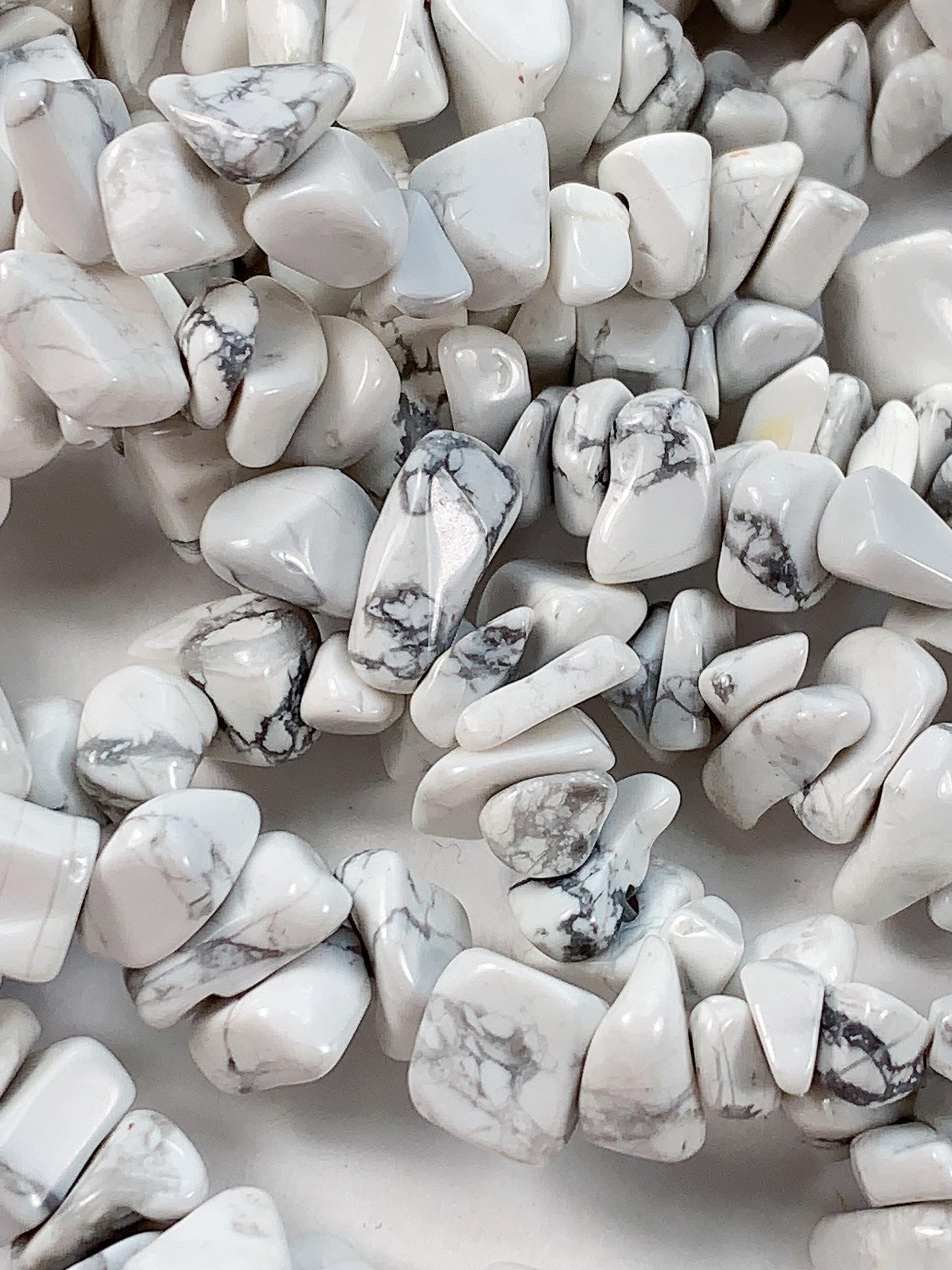 Howlite Nugget Beads: Gray White Irregular Chips, 32" Strand