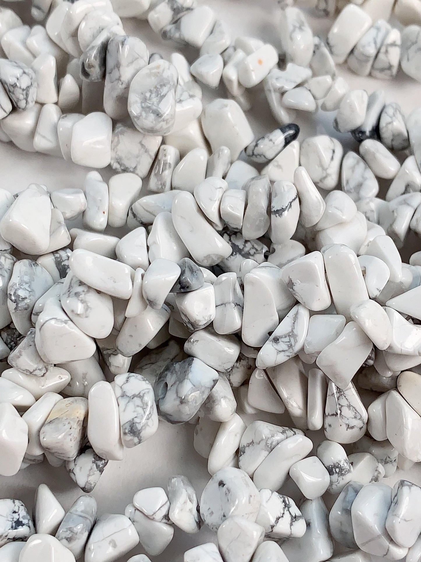 Howlite Nugget Beads: Gray White Irregular Chips, 32" Strand
