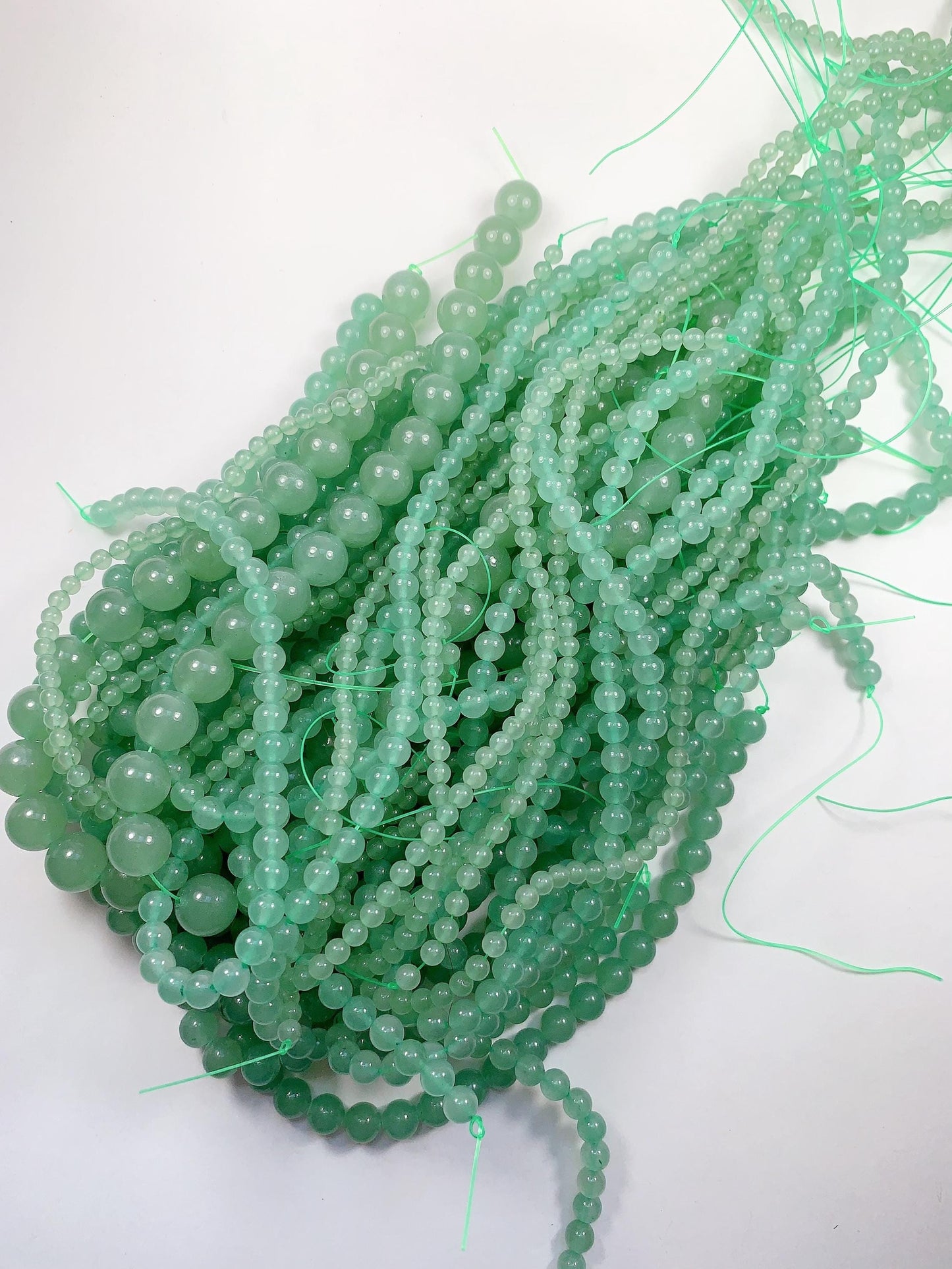 Green Aventurine Quartz Beads: Natural Smooth Round Gemstone, 15.5" Strand