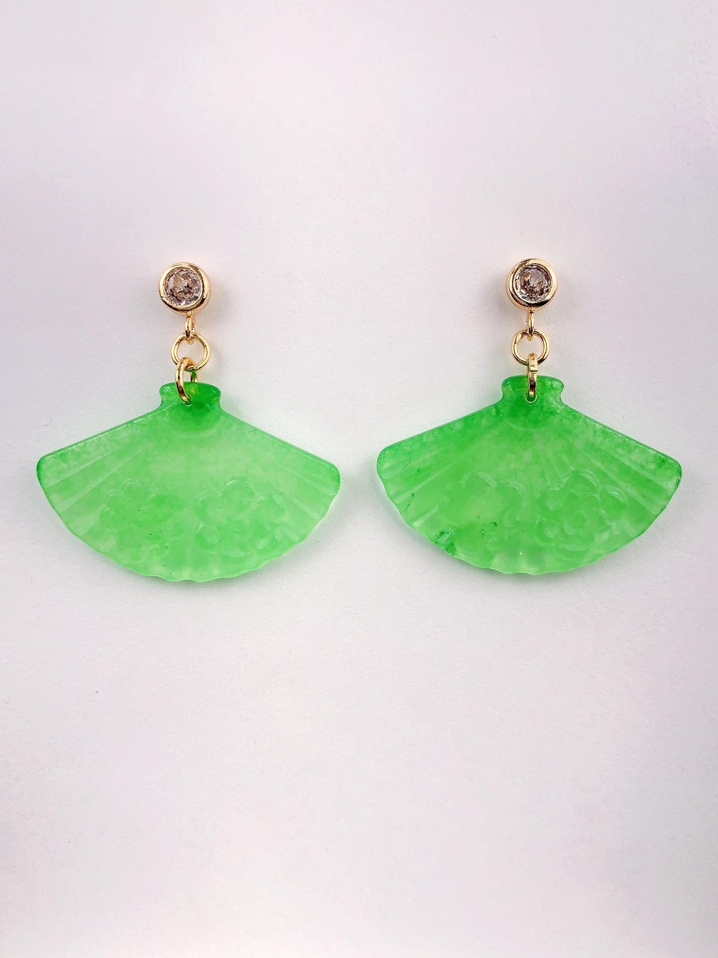 Natural Green Jade 14K Yellow Gold Filled Earrings Ear Stud Fan carved