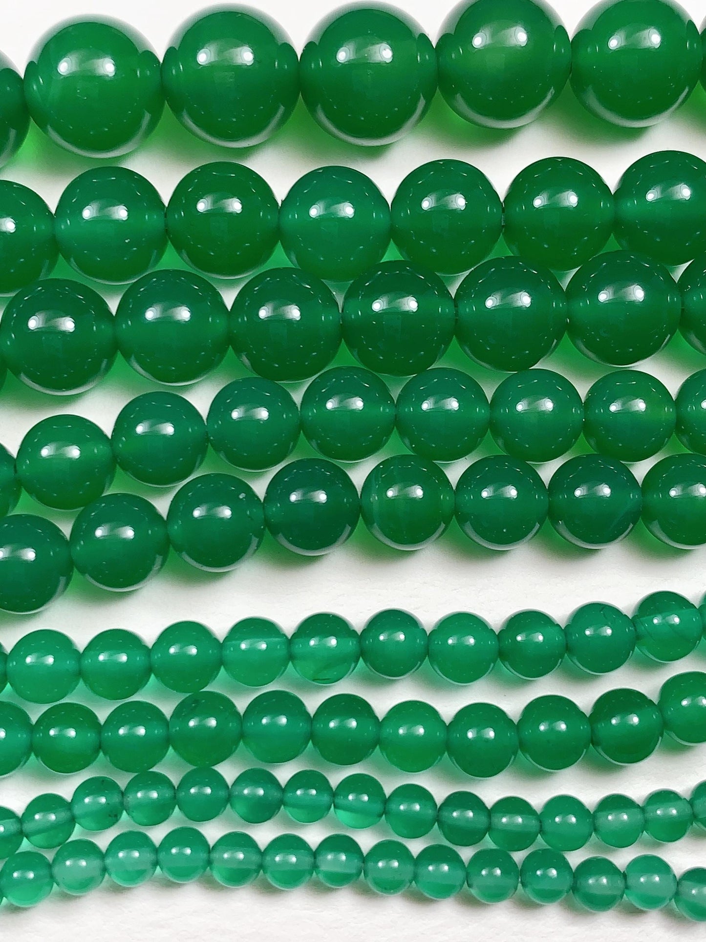 Deep Green Onyx Agate Beads: AAA Grade, Smooth Round, 15.5" Strand