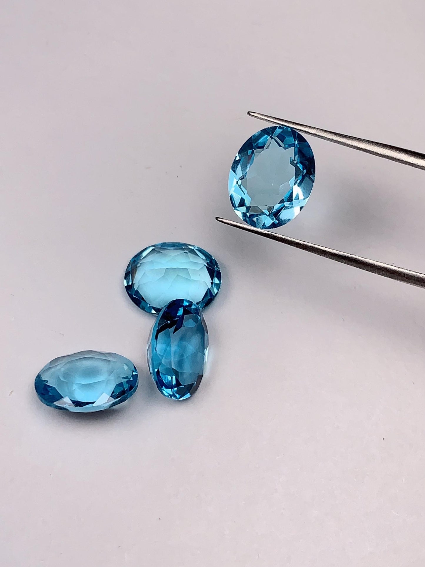 9x11mm  Grade AAA Genuine Natural Blue Topaz Loose Gems Gemstone faceted oval cut