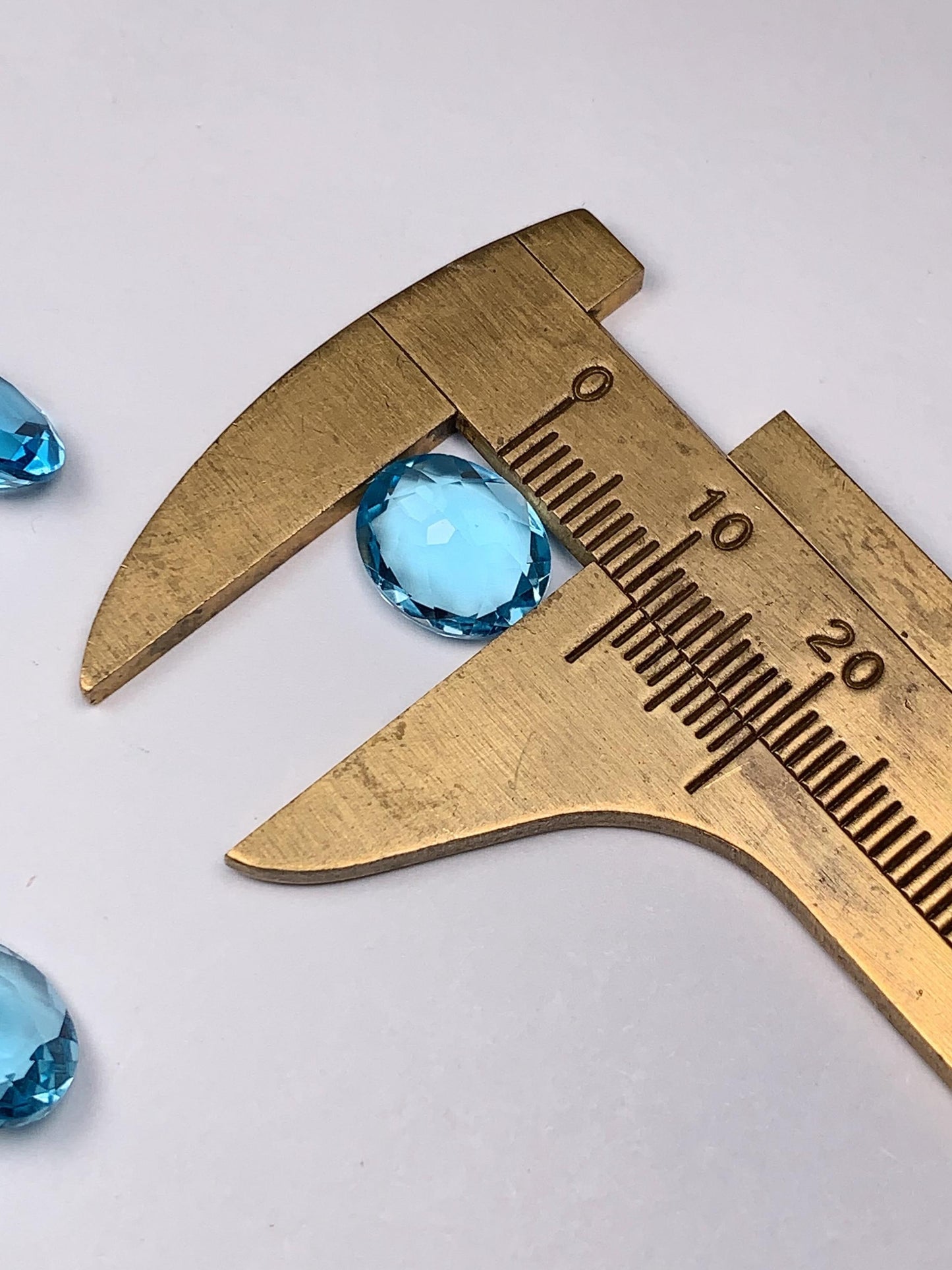 9x11mm  Grade AAA Genuine Natural Blue Topaz Loose Gems Gemstone faceted oval cut