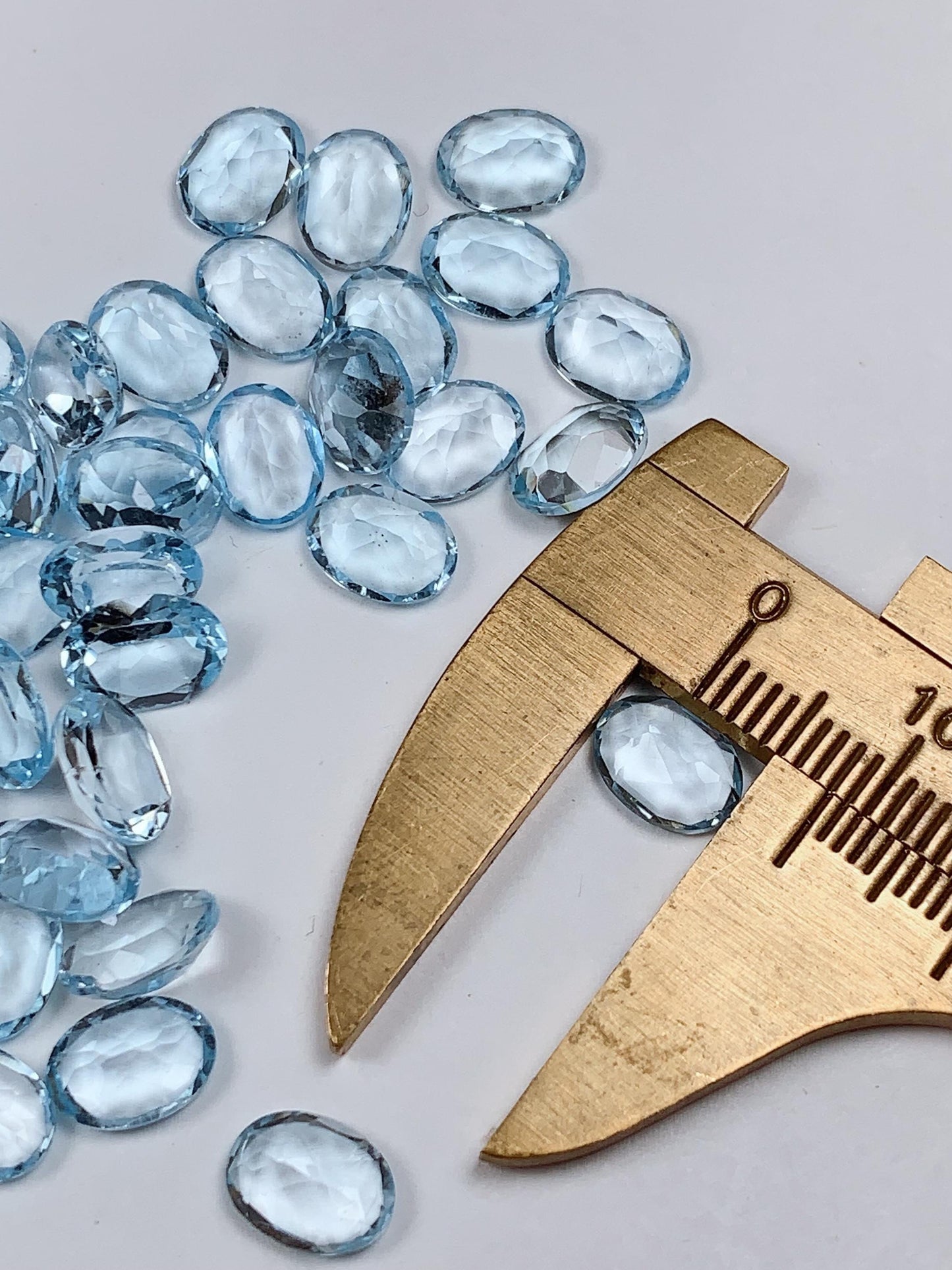 6x8mm  Grade AAA Genuine Natural Blue Topaz Loose Gems Gemstone faceted oval cut