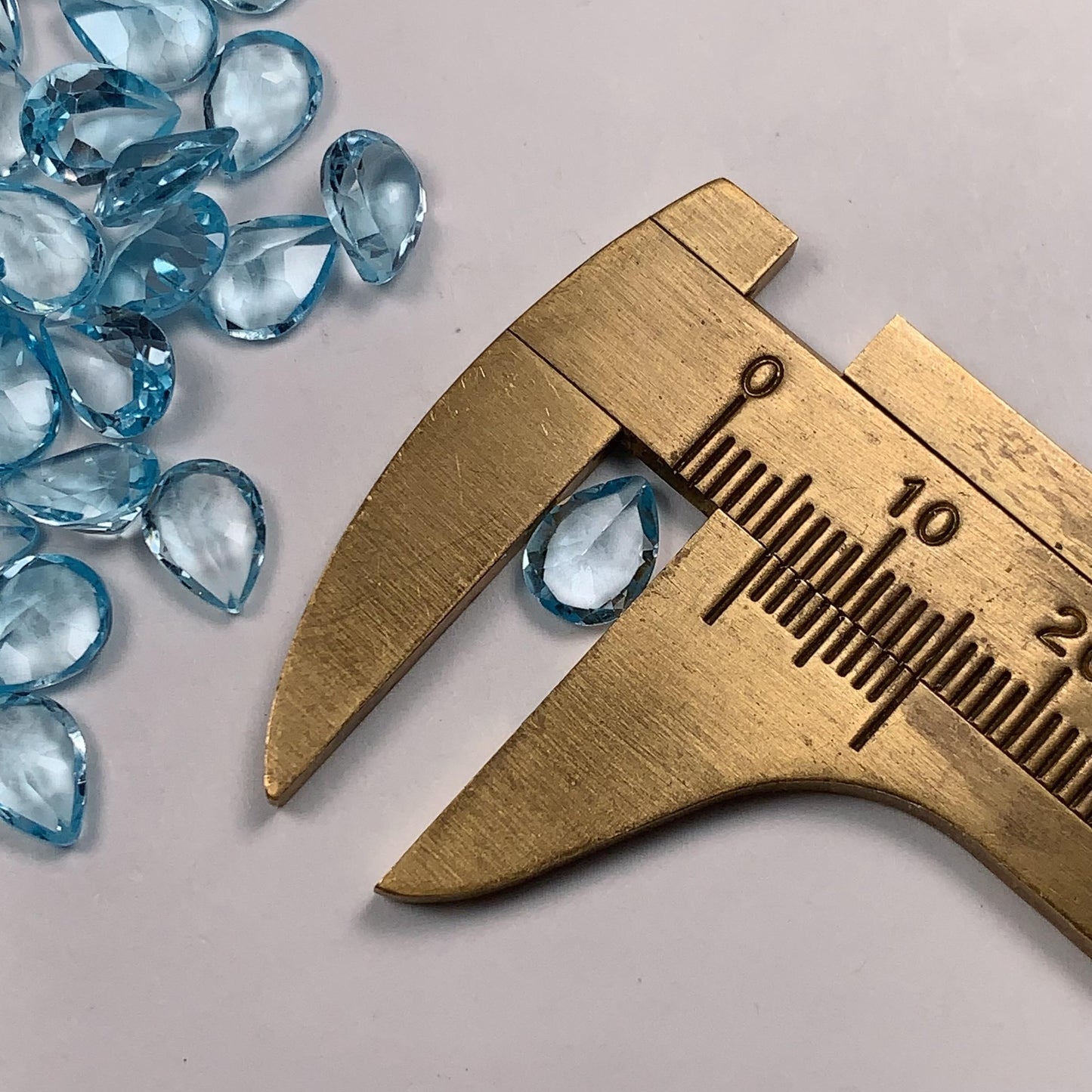 8mmx6mm Grade AAA Genuine Natural Sky Blue Topaz  Loose Gems Gemstone faceted Drop cut