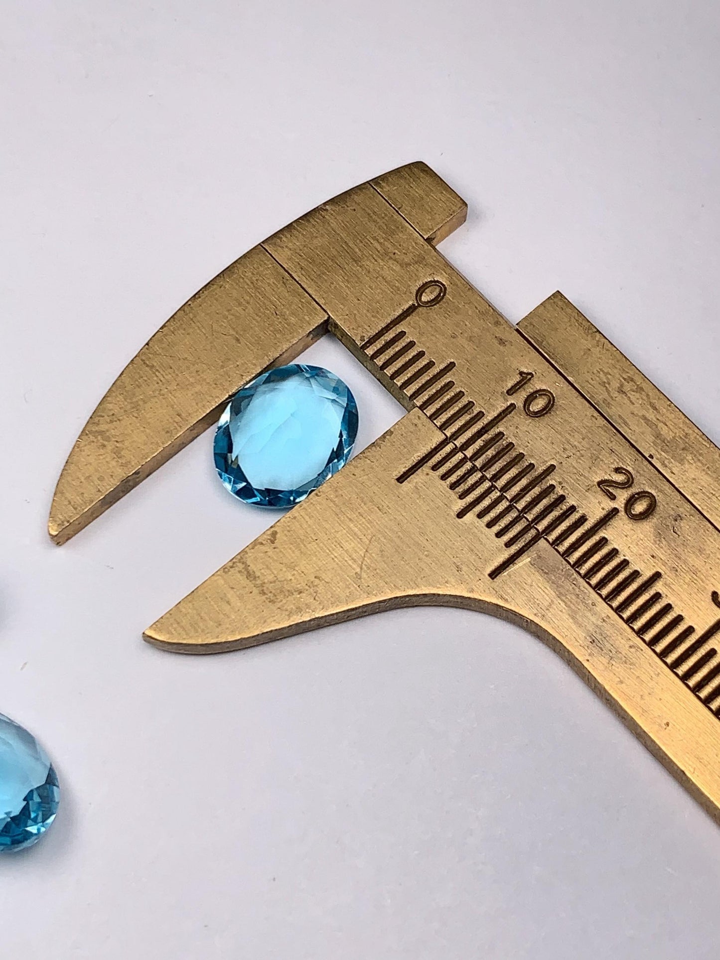 9x11mm  Grade AAA Genuine Natural Blue Topaz Loose Gems Gemstone faceted oval cut