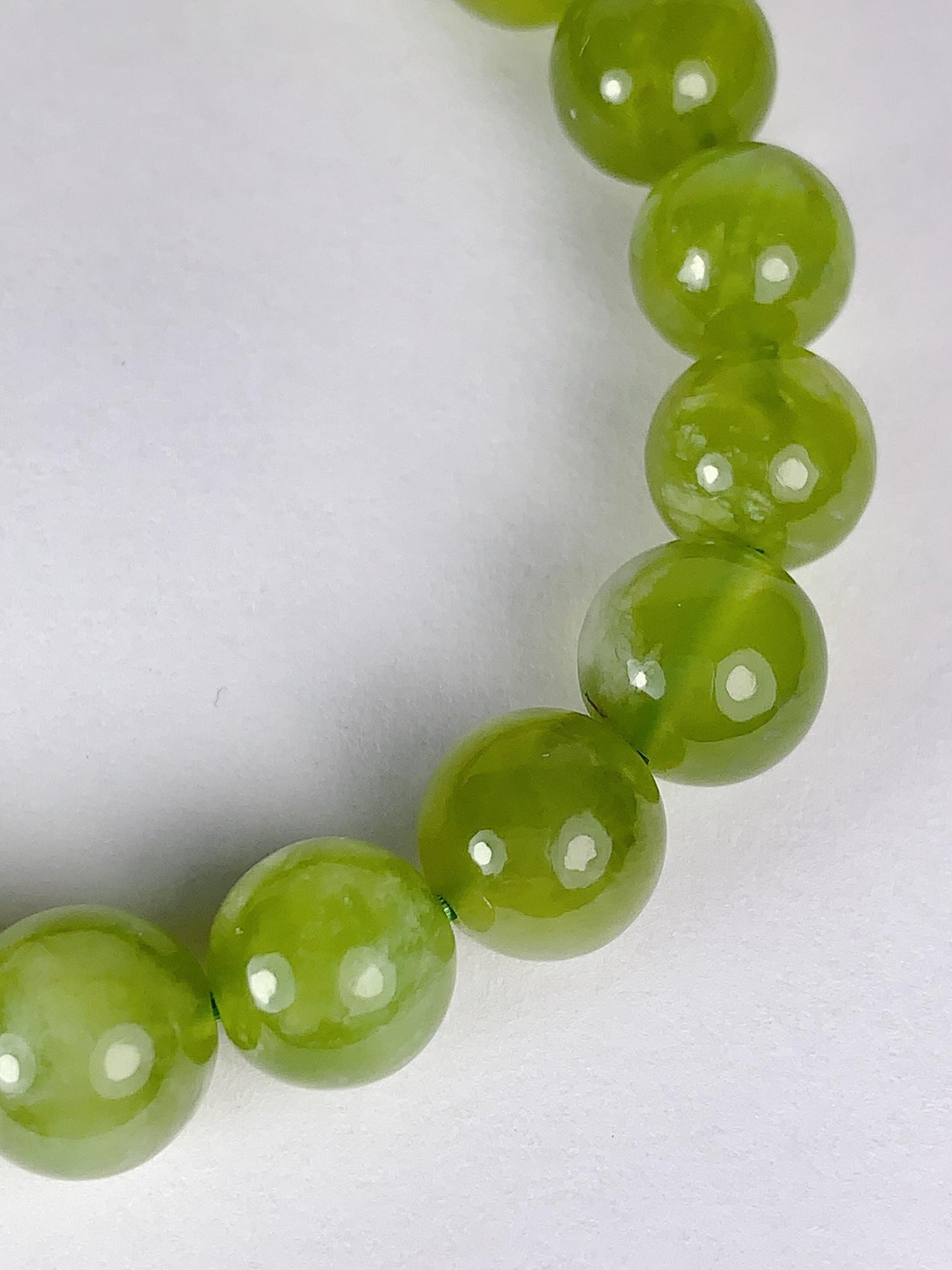 No Dyed Natural Translucent Green Serpentine Jade Stretch Bracelet Beads Gemstone