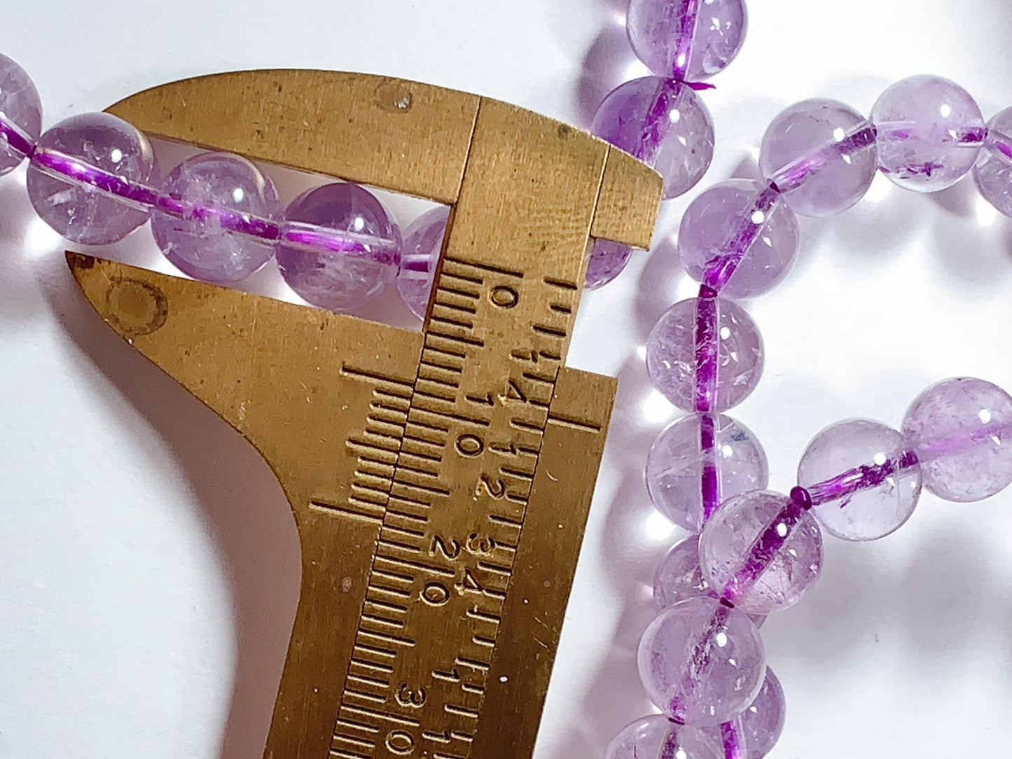 Natural Light  Purple Lavender Clear Ice cracks Amethyst Smooth Round Stretch Bracelet 8mm