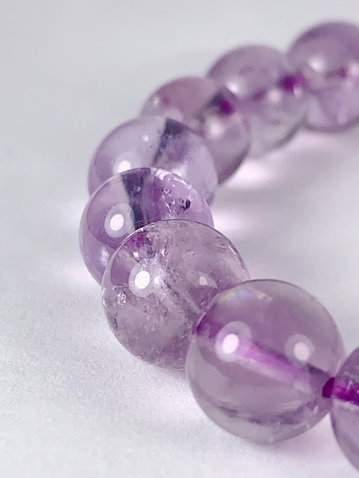 Natural Light  Purple Lavender Clear Ice cracks Amethyst Smooth Round Stretch Bracelet 8mm