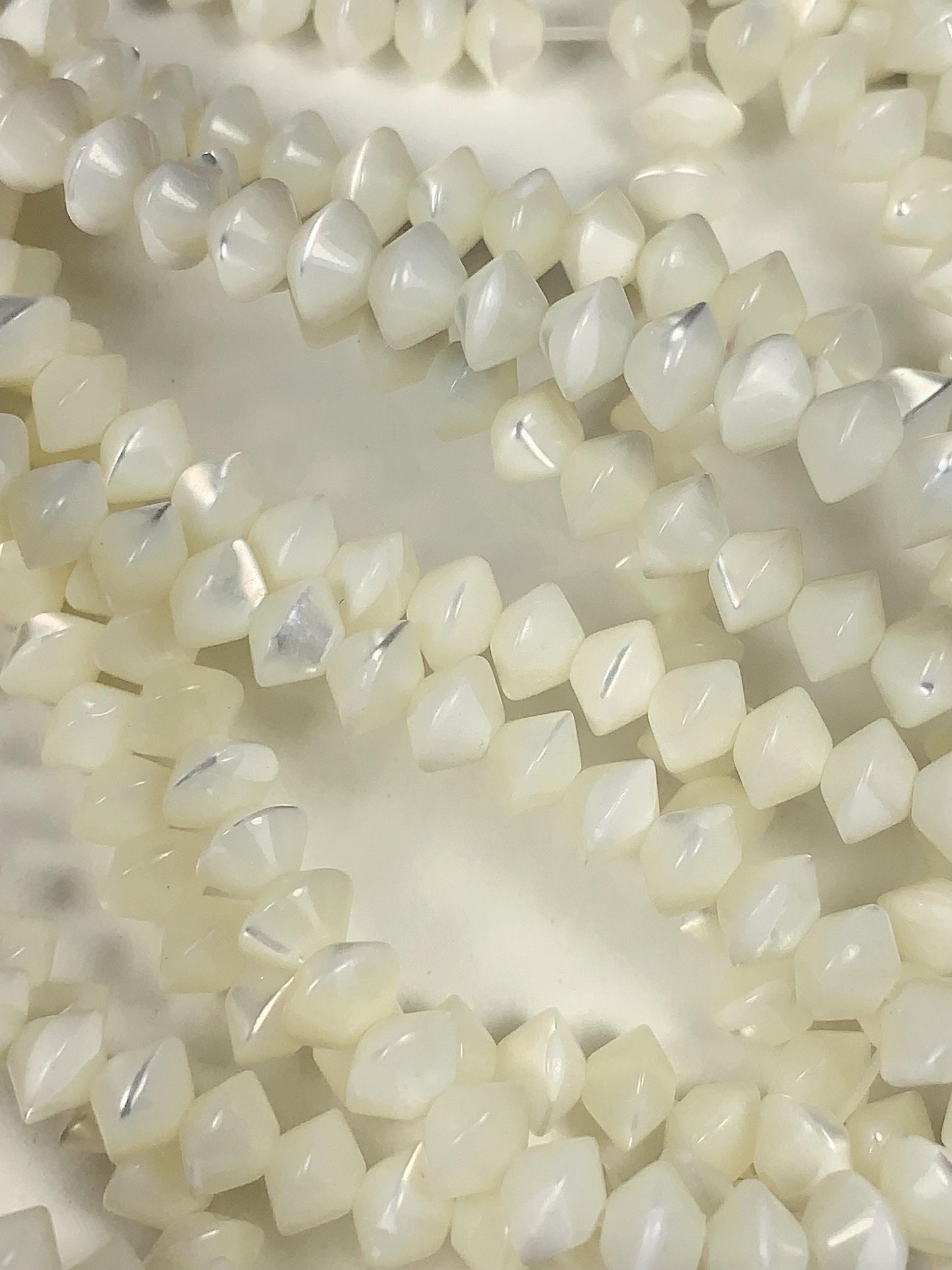 4x6mm AAA Natural White Mother of pearl Shell Bicone Rondelle Shape Beads 15Strand