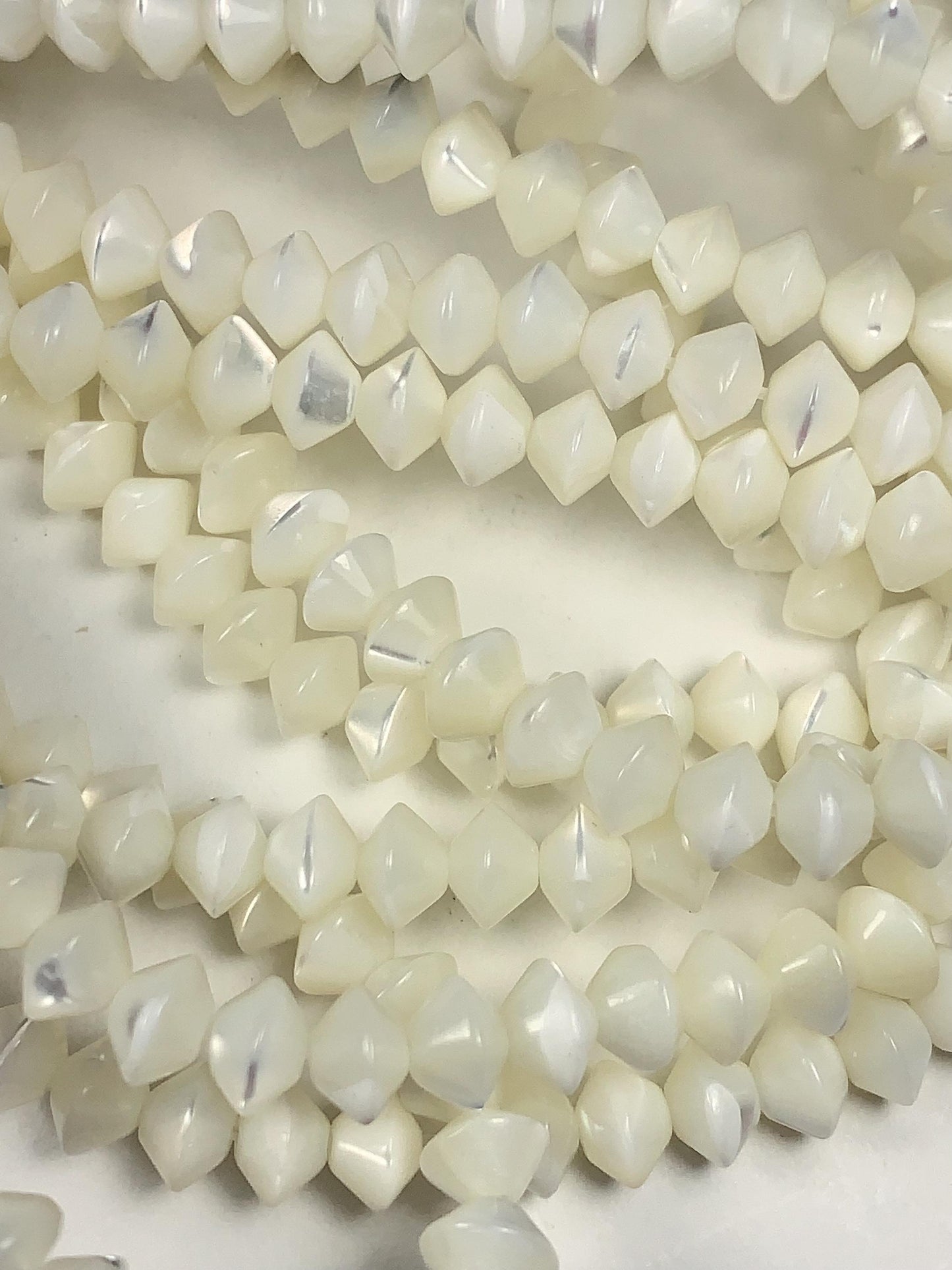4x6mm AAA Natural White Mother of pearl Shell Bicone Rondelle Shape Beads 15Strand