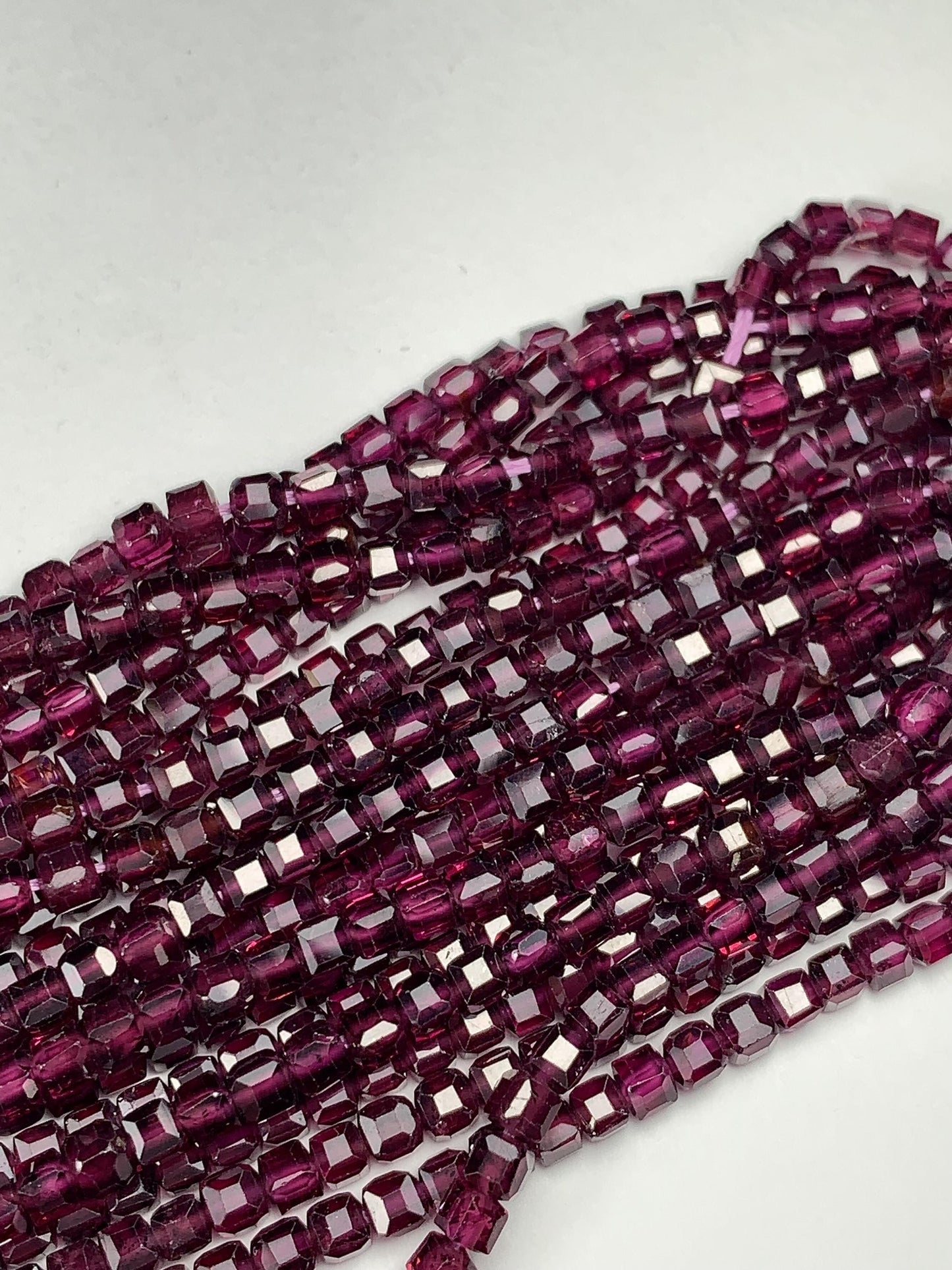 AAA Natural Magenta Purple Garnet Faceted Cube Square Dice Beads Strand 15.5  2mm 3mm Gemstone