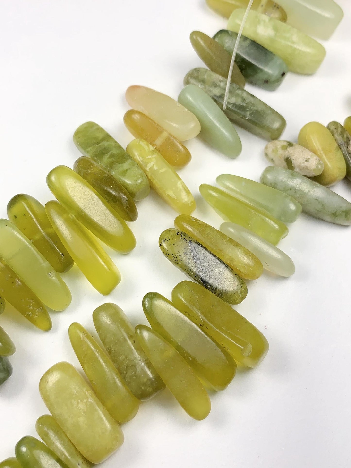 15-18mm Natural Green Yellow Serpentine Jade Stick Spike Nugget Pebble Irregular Chips Beads Strand 15 Jewelry Making DIY Gemstone