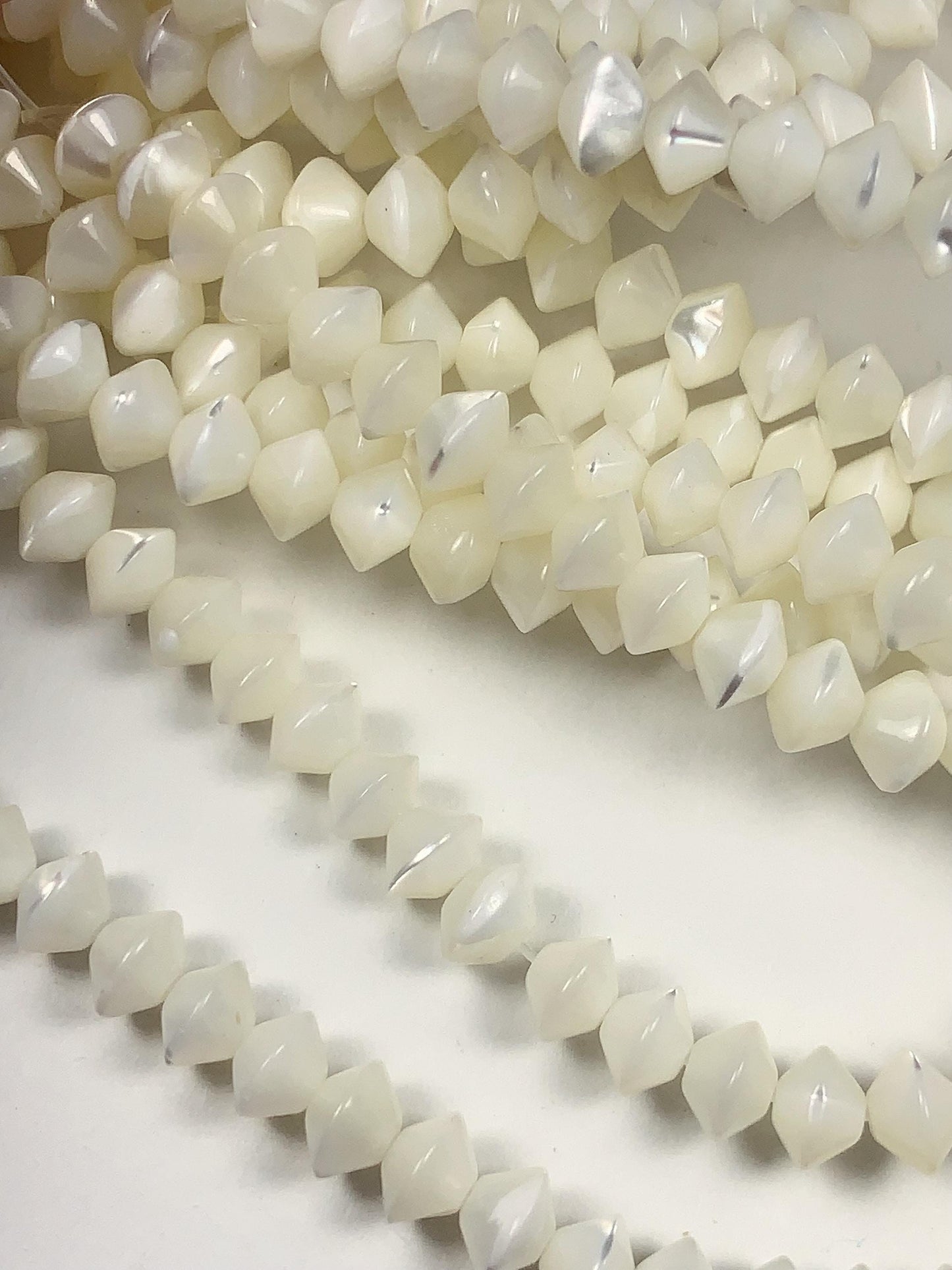 4x6mm AAA Natural White Mother of pearl Shell Bicone Rondelle Shape Beads 15Strand