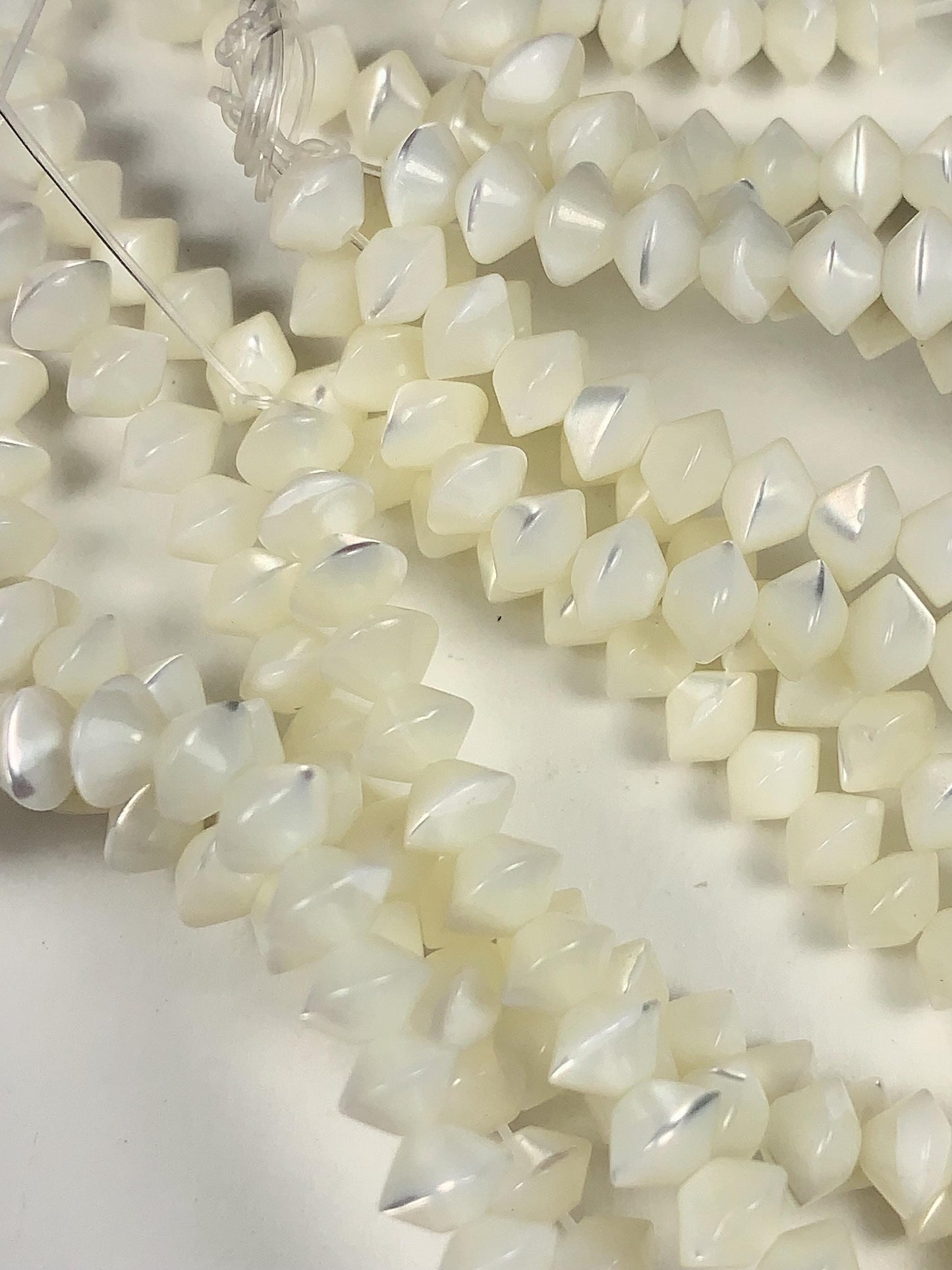 4x6mm AAA Natural White Mother of pearl Shell Bicone Rondelle Shape Beads 15Strand