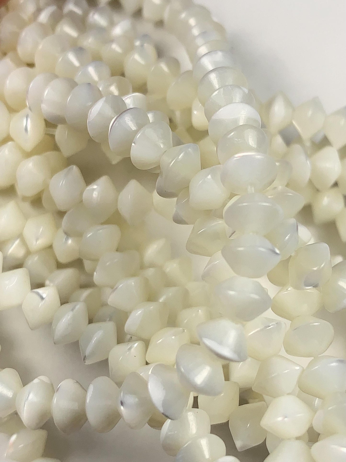 4x6mm AAA Natural White Mother of pearl Shell Bicone Rondelle Shape Beads 15Strand