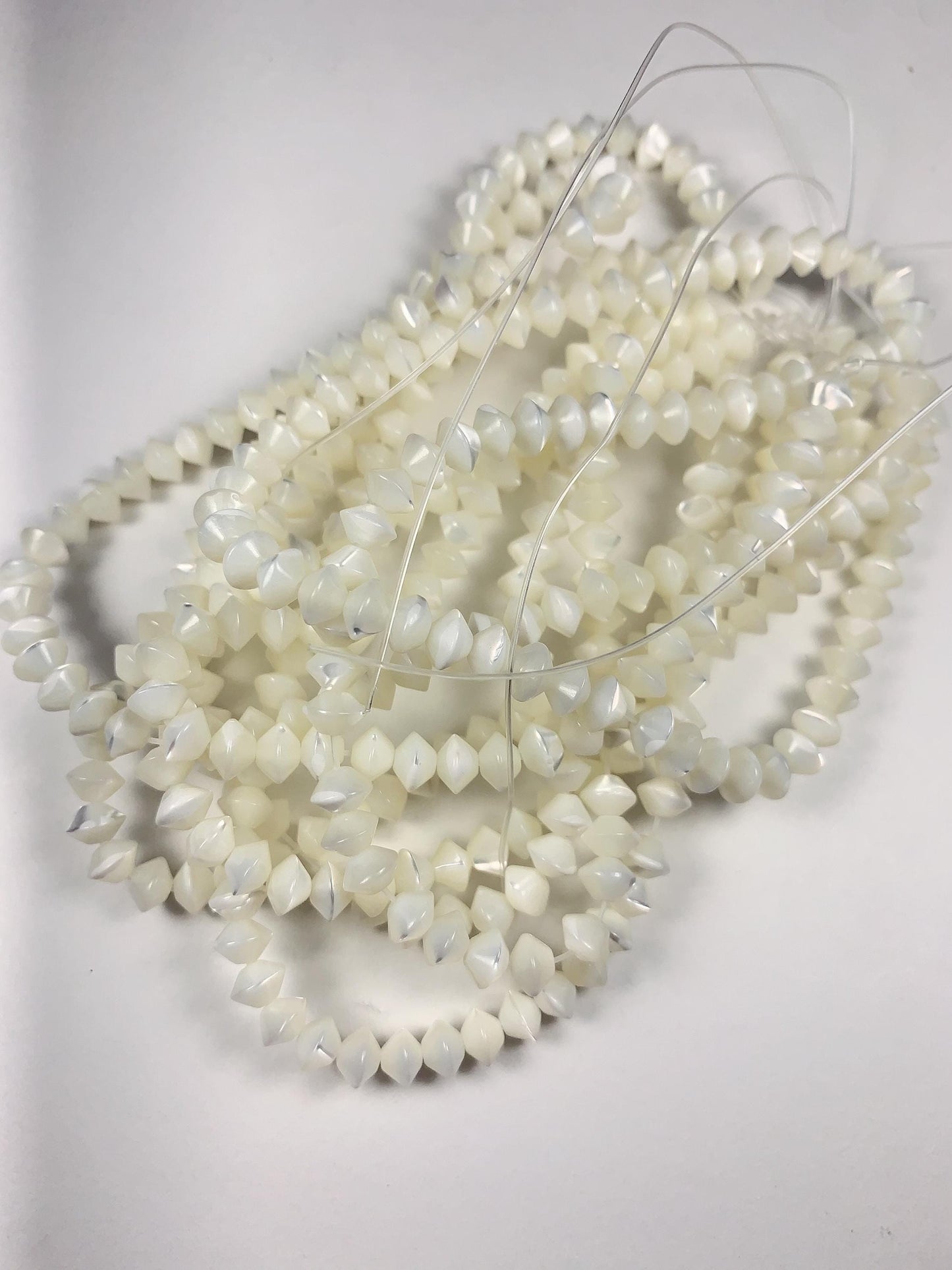4x6mm AAA Natural White Mother of pearl Shell Bicone Rondelle Shape Beads 15Strand