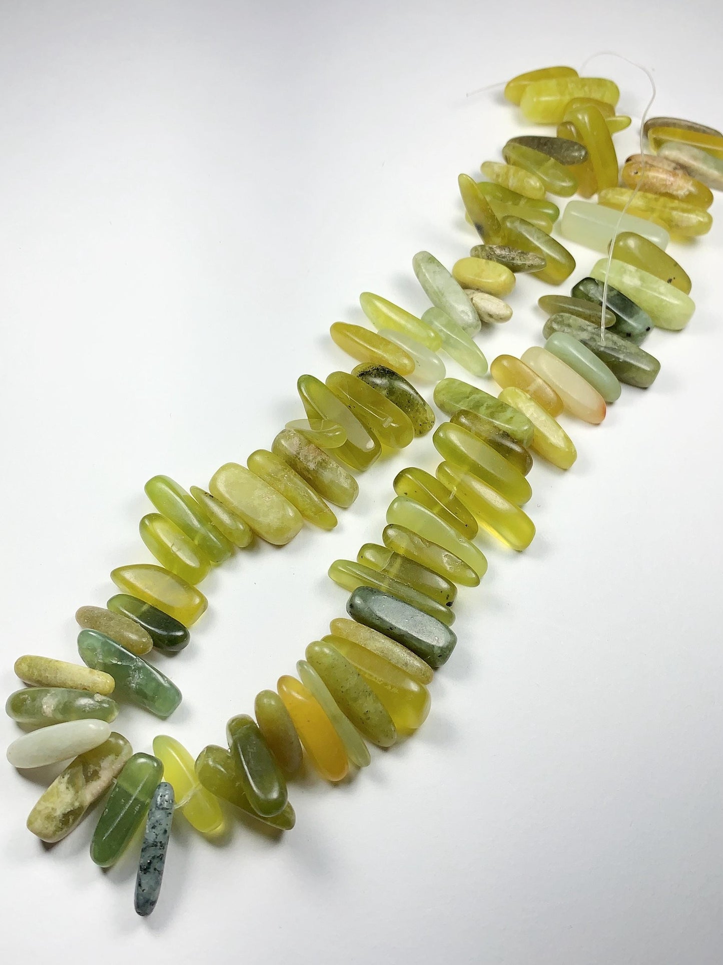 15-18mm Natural Green Yellow Serpentine Jade Stick Spike Nugget Pebble Irregular Chips Beads Strand 15 Jewelry Making DIY Gemstone