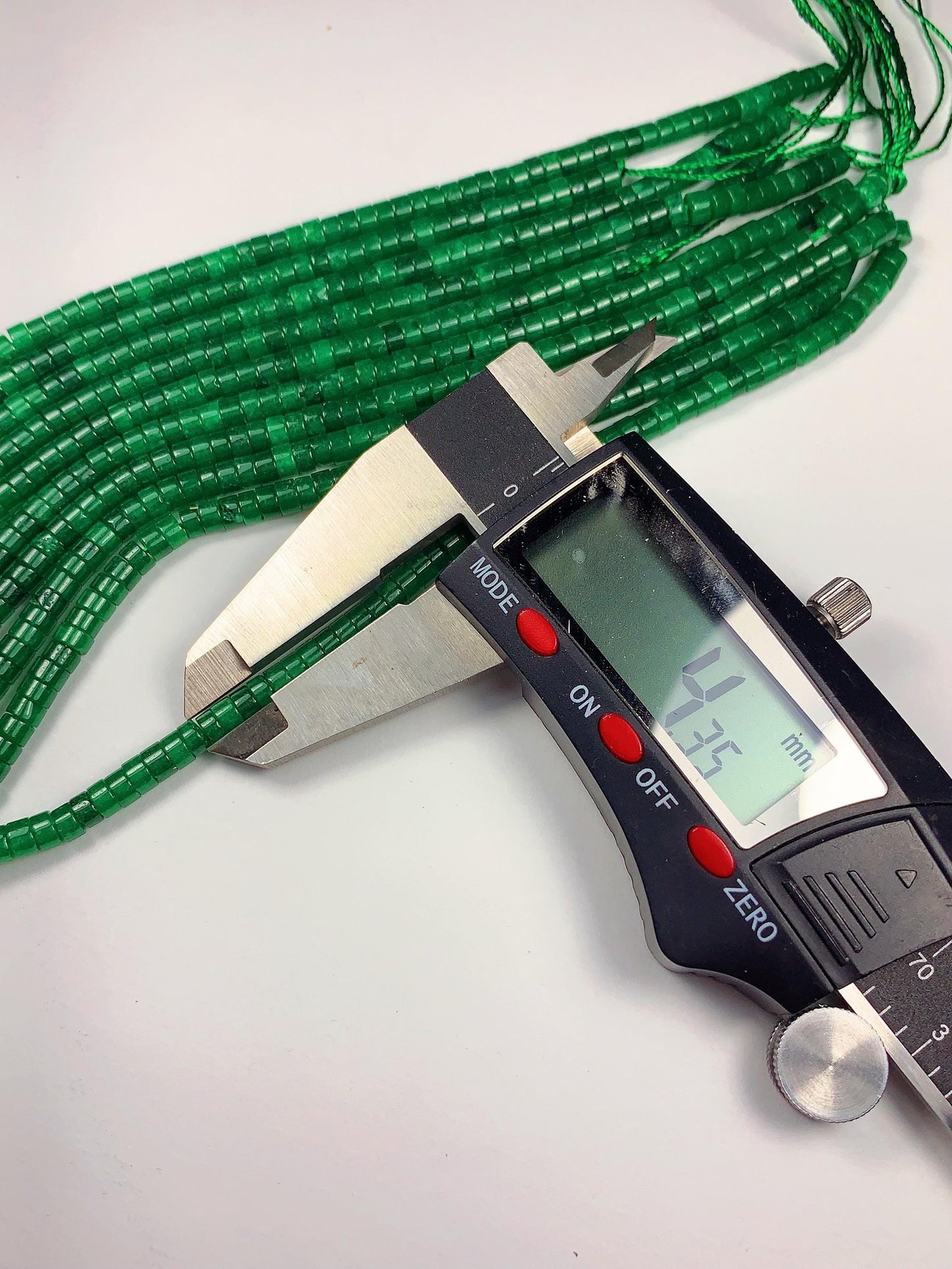 2x4mm Natural Geep Green Malaysia Jade Heishi Disc Beads 15 Strand