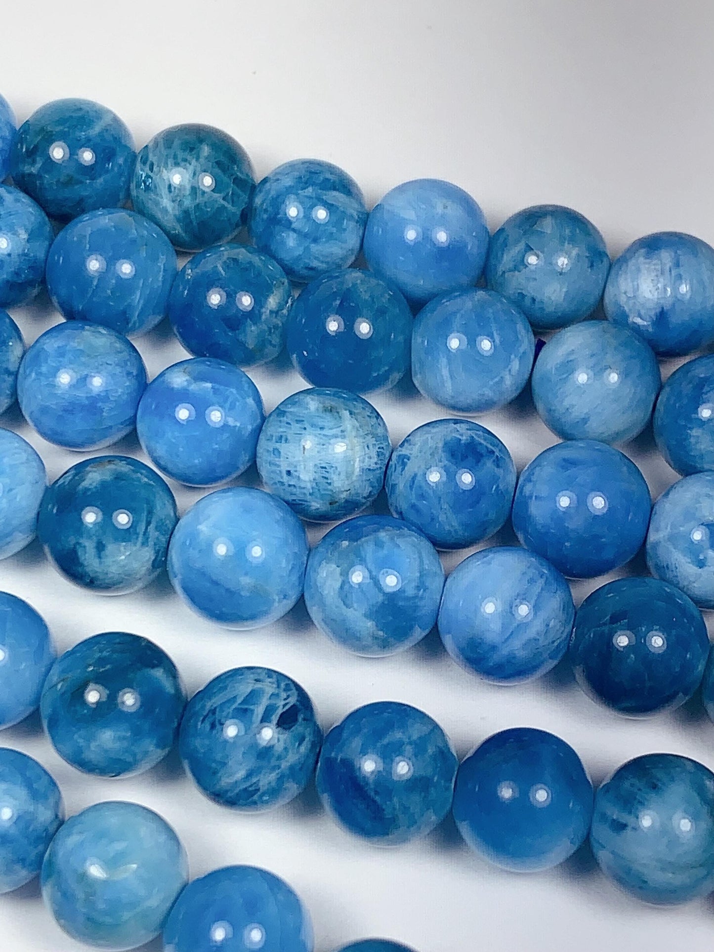 AAA Natural Ocean Blue Apatite  Smooth Round Beads 15.5" Strand Gemstone  8mm 10mm