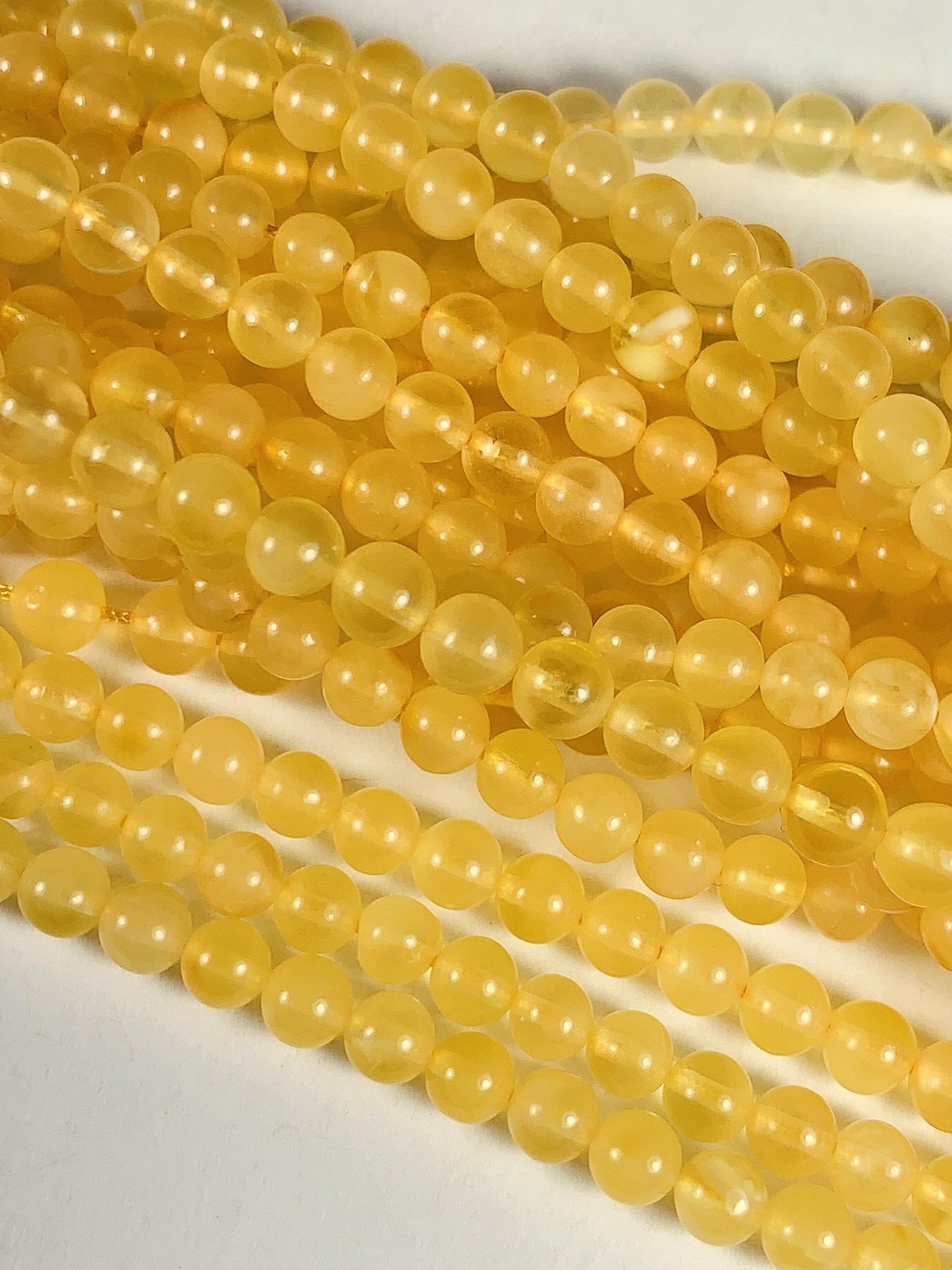 Natural translucent Yellow Gold Beeswax Amber Smooth Round Beads 15.5 strand Gemstone 8mm