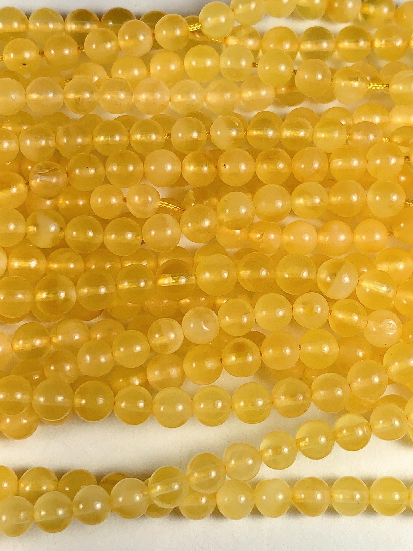 Natural translucent Yellow Gold Beeswax Amber Smooth Round Beads 15.5 strand Gemstone 8mm