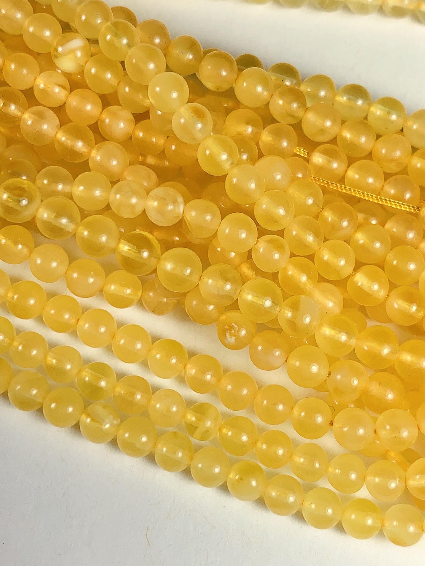 Natural translucent Yellow Gold Beeswax Amber Smooth Round Beads 15.5 strand Gemstone 8mm