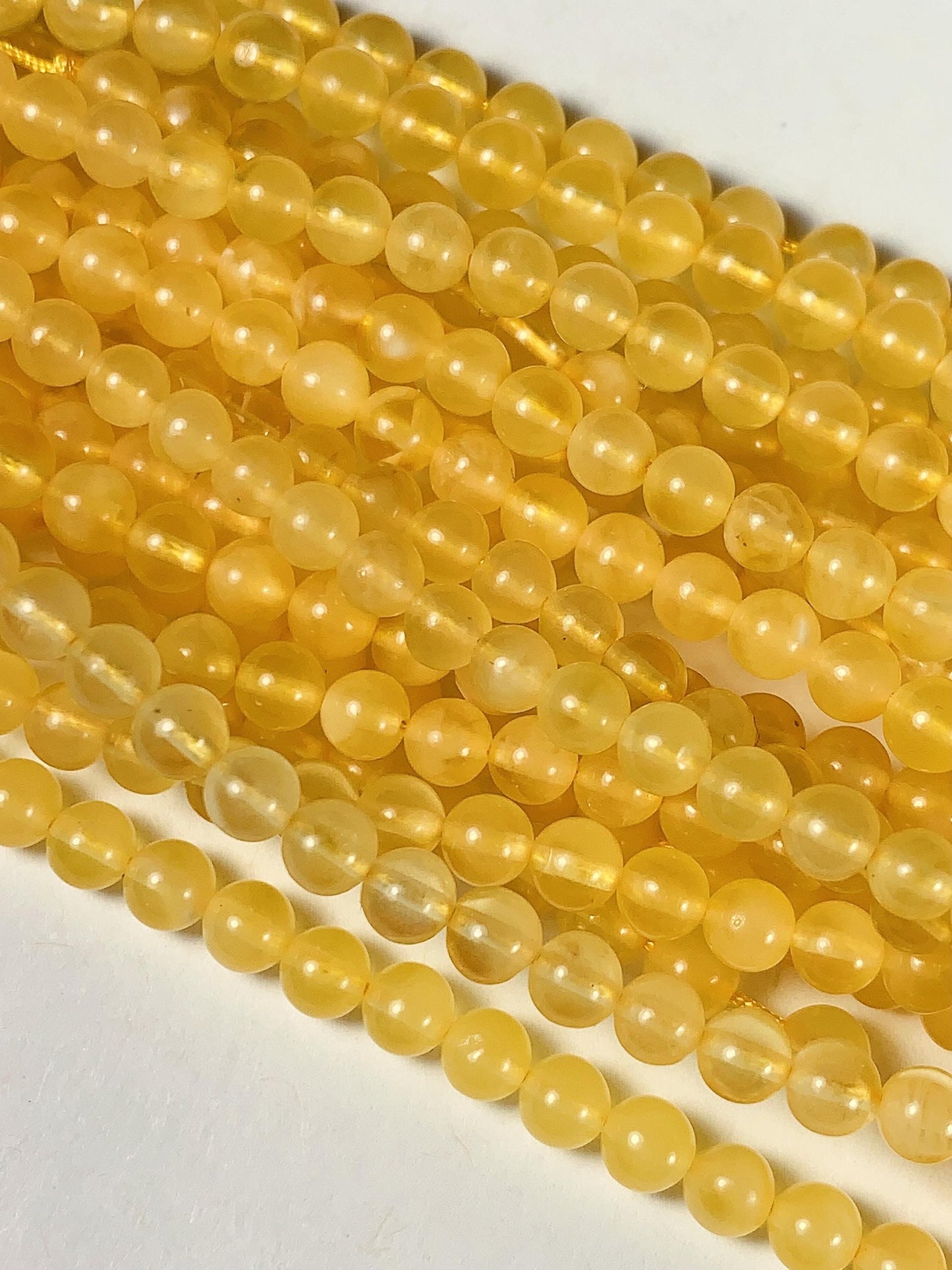 Natural translucent Yellow Gold Beeswax Amber Smooth Round Beads 15.5 strand Gemstone 8mm