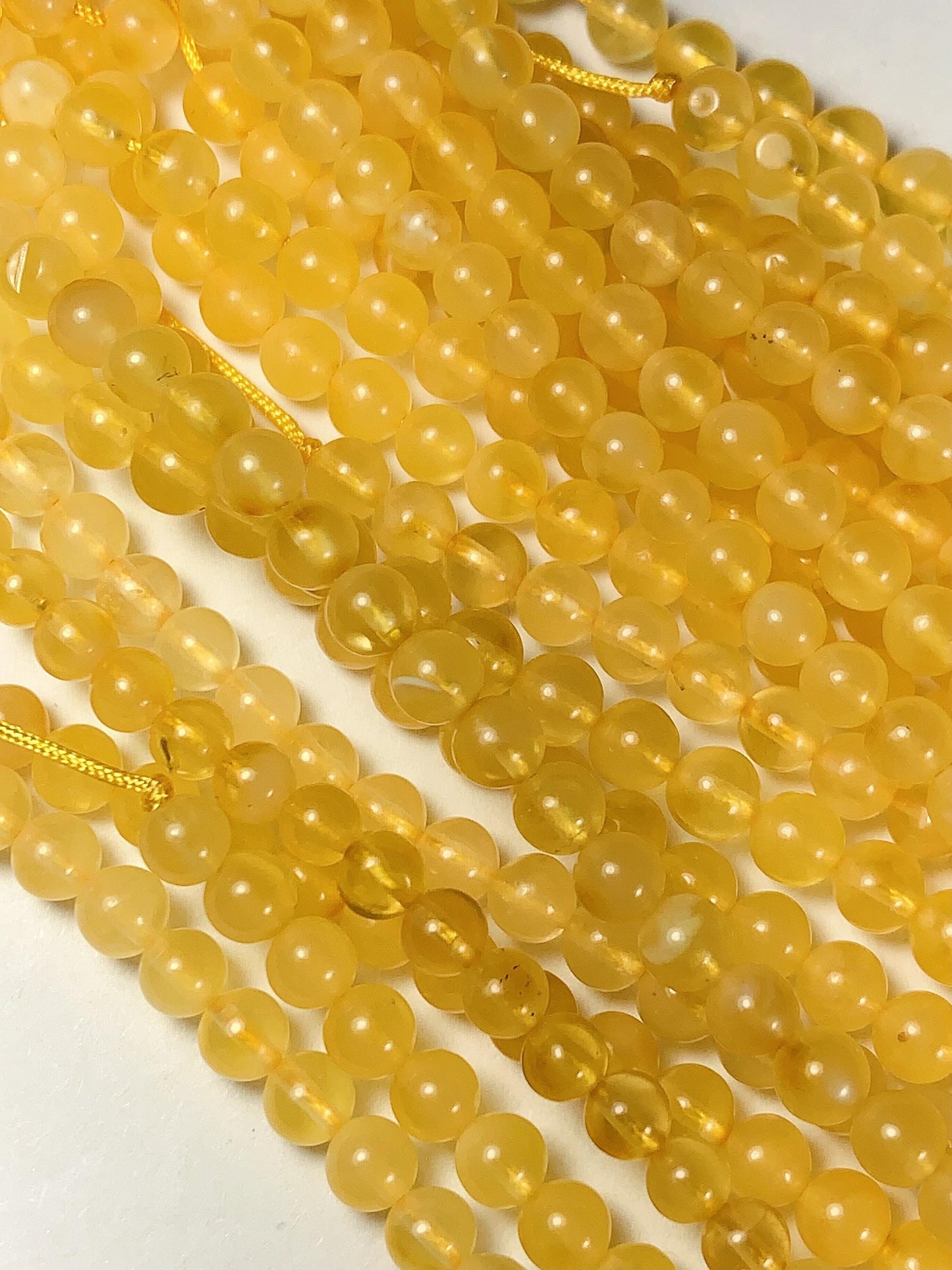 Natural translucent Yellow Gold Beeswax Amber Smooth Round Beads 15.5 strand Gemstone 8mm