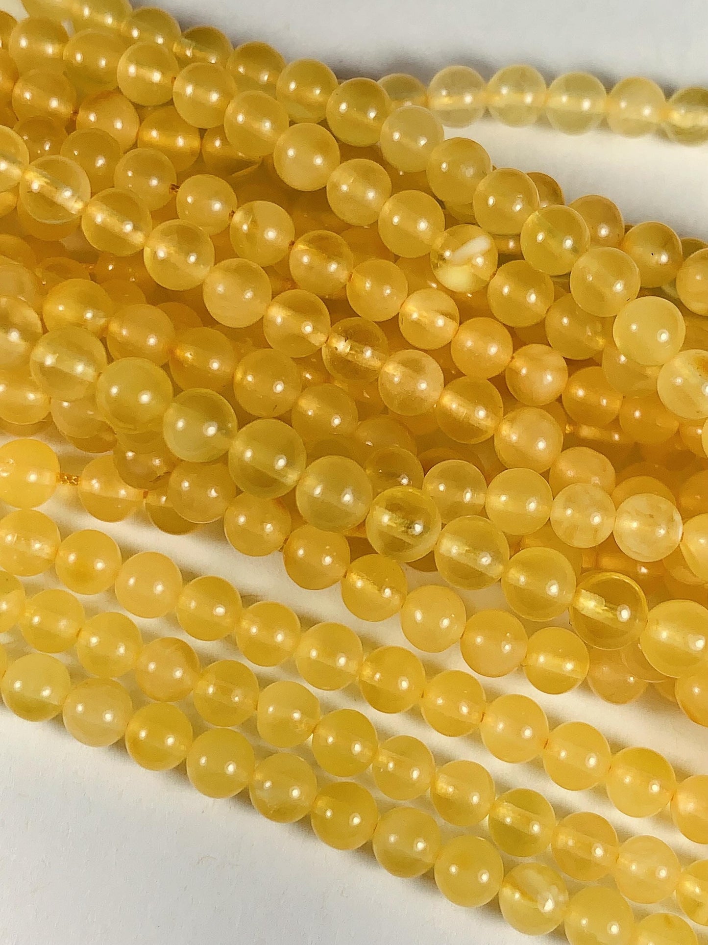Natural translucent Yellow Gold Beeswax Amber Smooth Round Beads 15.5 strand Gemstone 8mm