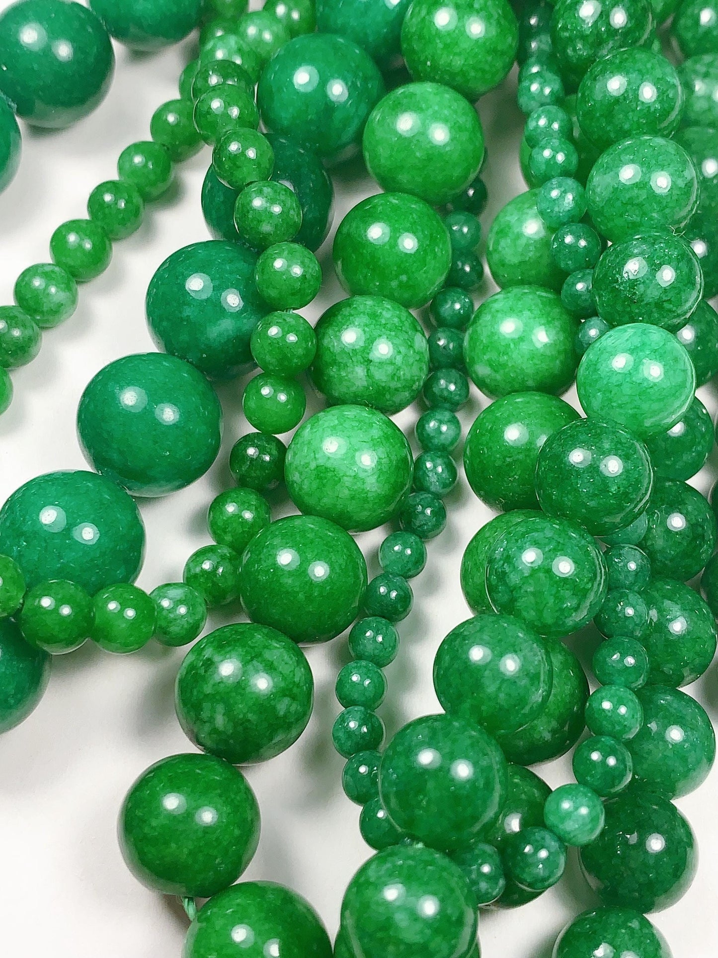 Deep Green Jade  Smooth Round Beads 15.5" Strand 4mm 6mm 8mm 10mm 12mm