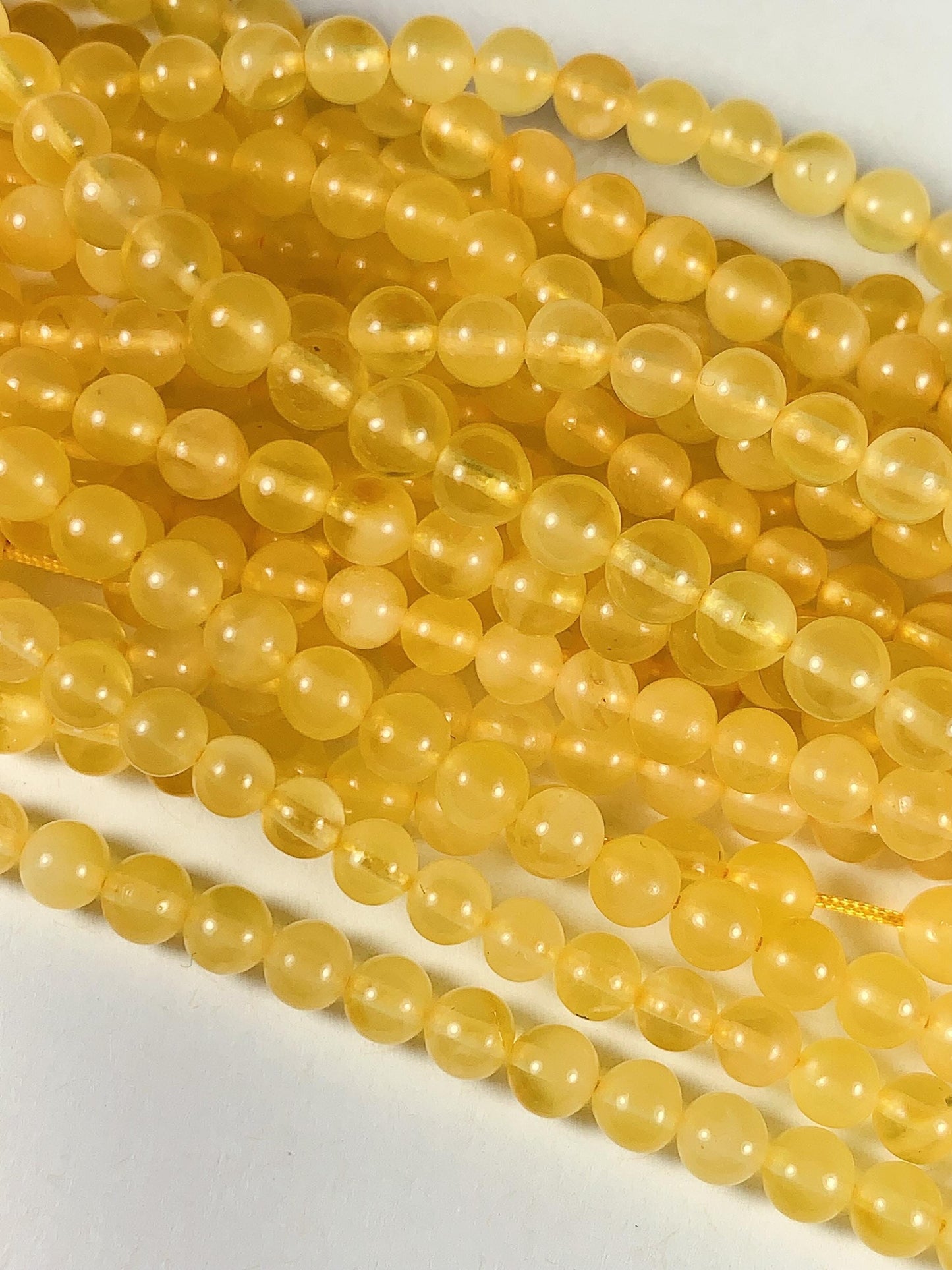 Natural translucent Yellow Gold Beeswax Amber Smooth Round Beads 15.5 strand Gemstone 8mm